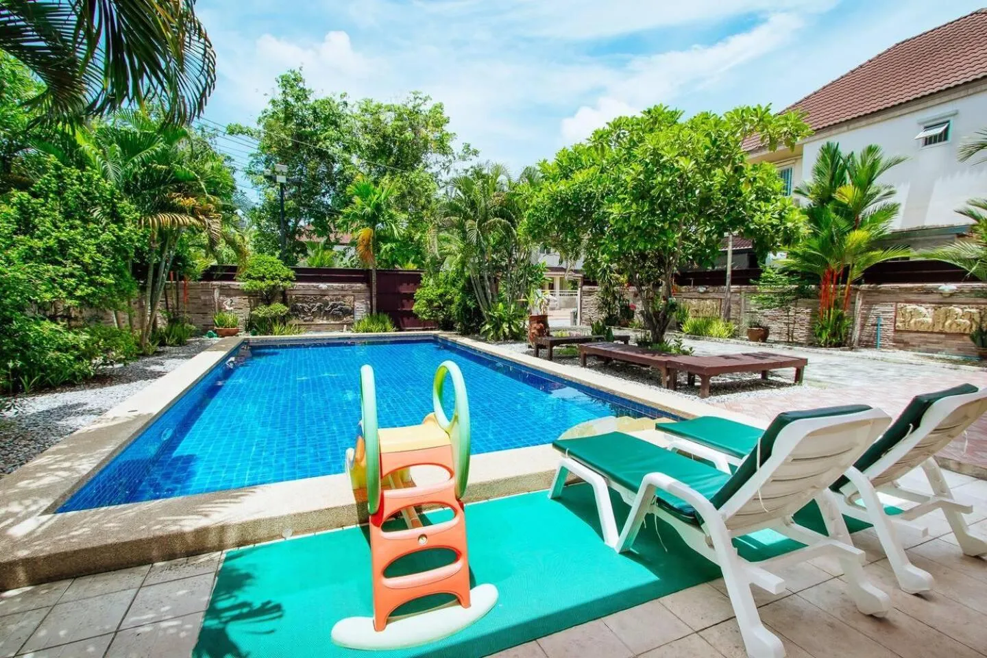 Captivating 3-Bed Villa in Muang Pattaya