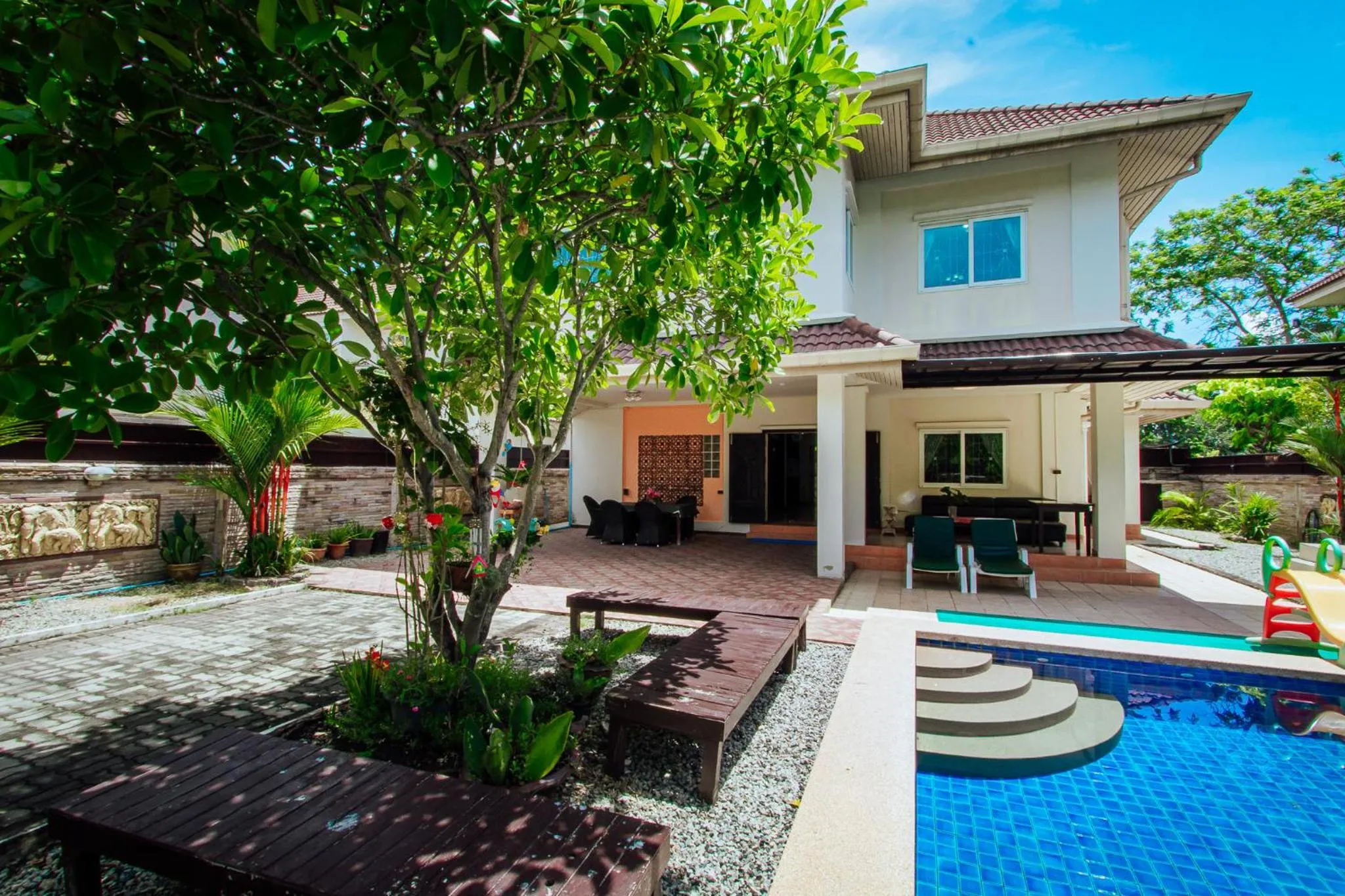Captivating 3-Bed Villa in Muang Pattaya