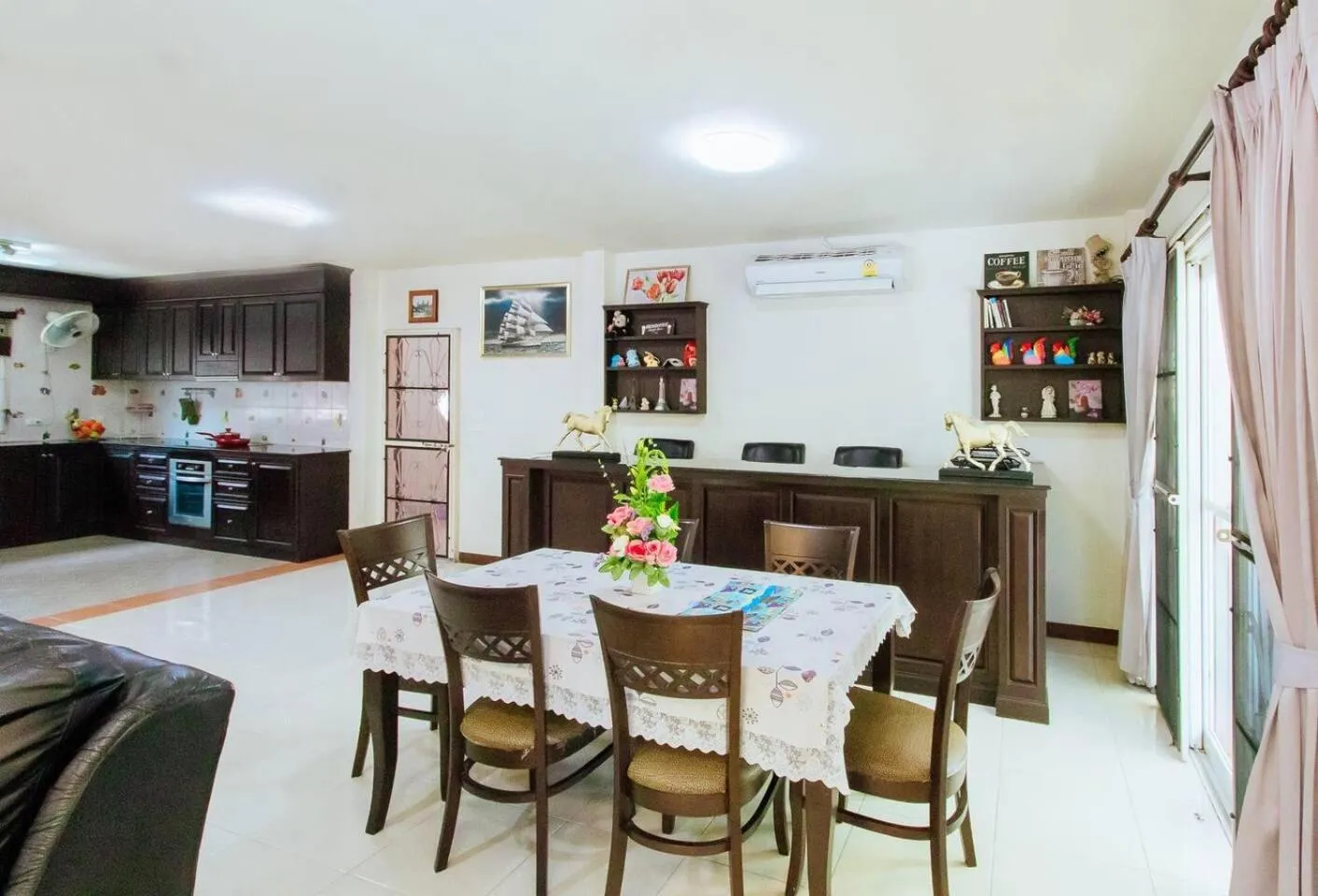 Living room in Captivating 3-Bed Villa in Muang Pattaya