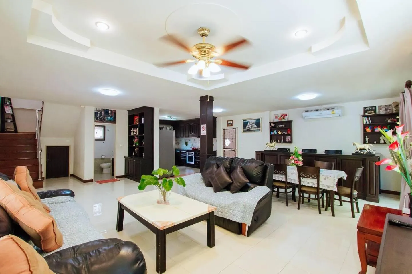 Living room in Captivating 3-Bed Villa in Muang Pattaya