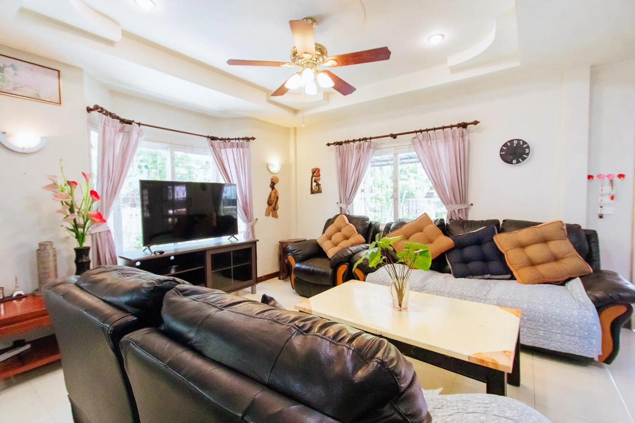 Captivating 3-Bed Villa in Muang Pattaya