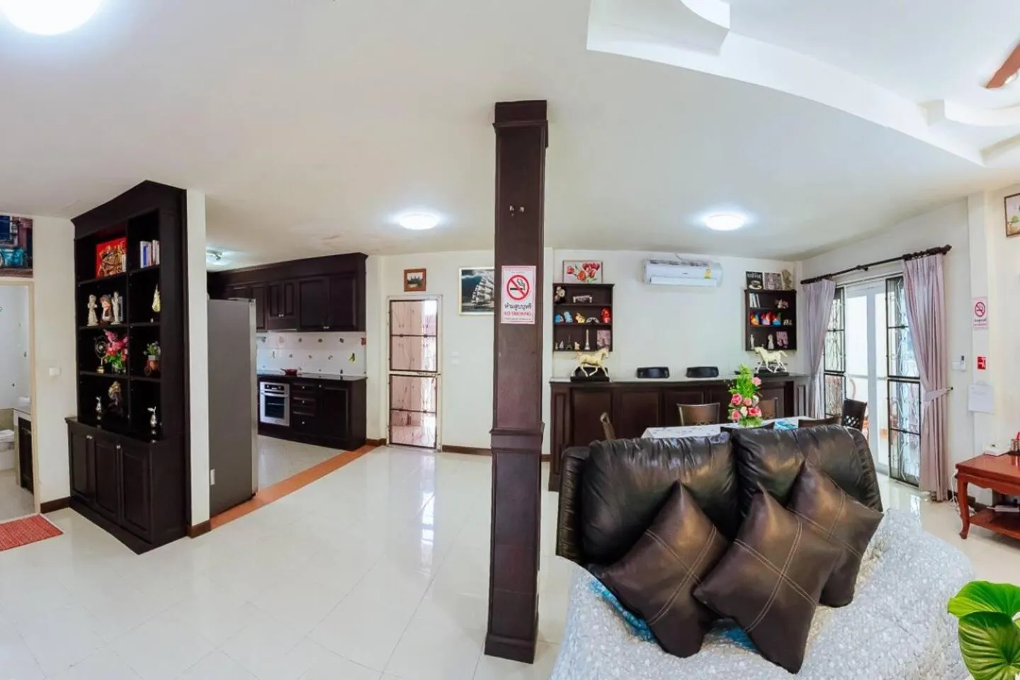 Living room in Captivating 3-Bed Villa in Muang Pattaya