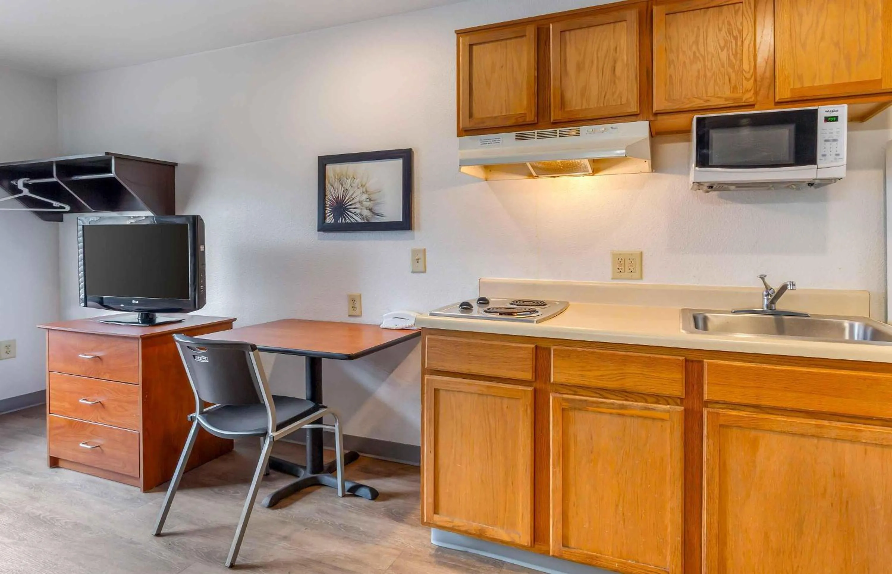Kitchen or kitchenette in Extended Stay America Select Suites - Fayetteville