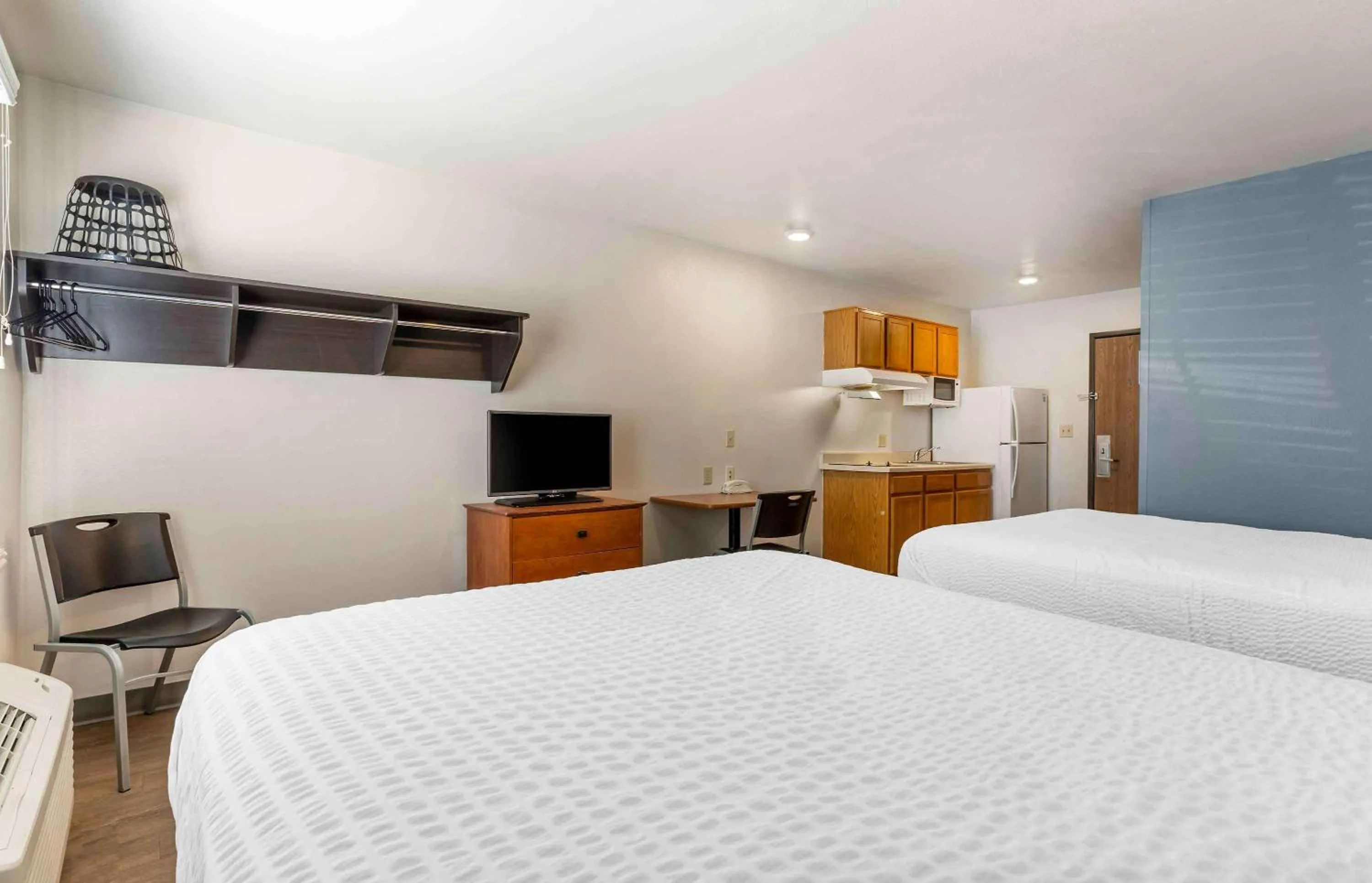Bedroom, Bed in Extended Stay America Select Suites - Fayetteville - I-49