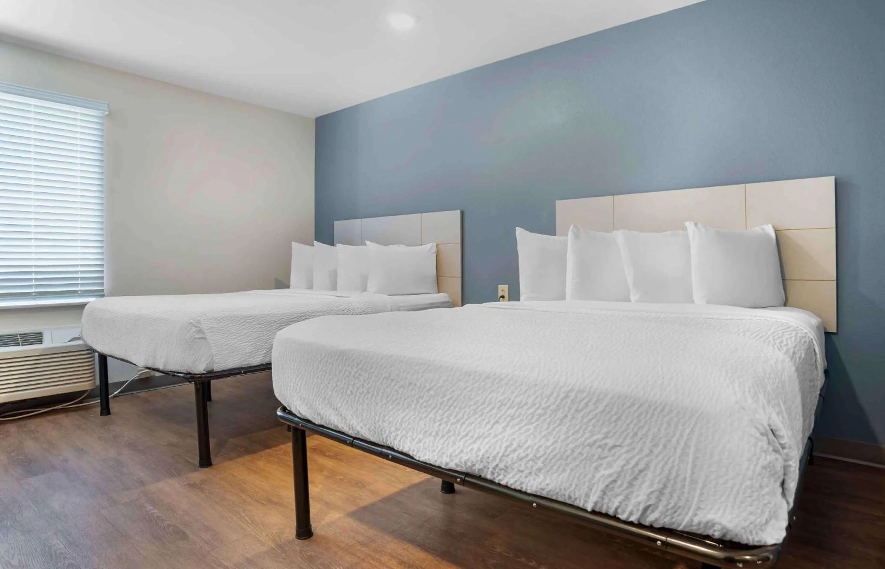 Bedroom, Bed in Extended Stay America Select Suites - Fort Walton Beach