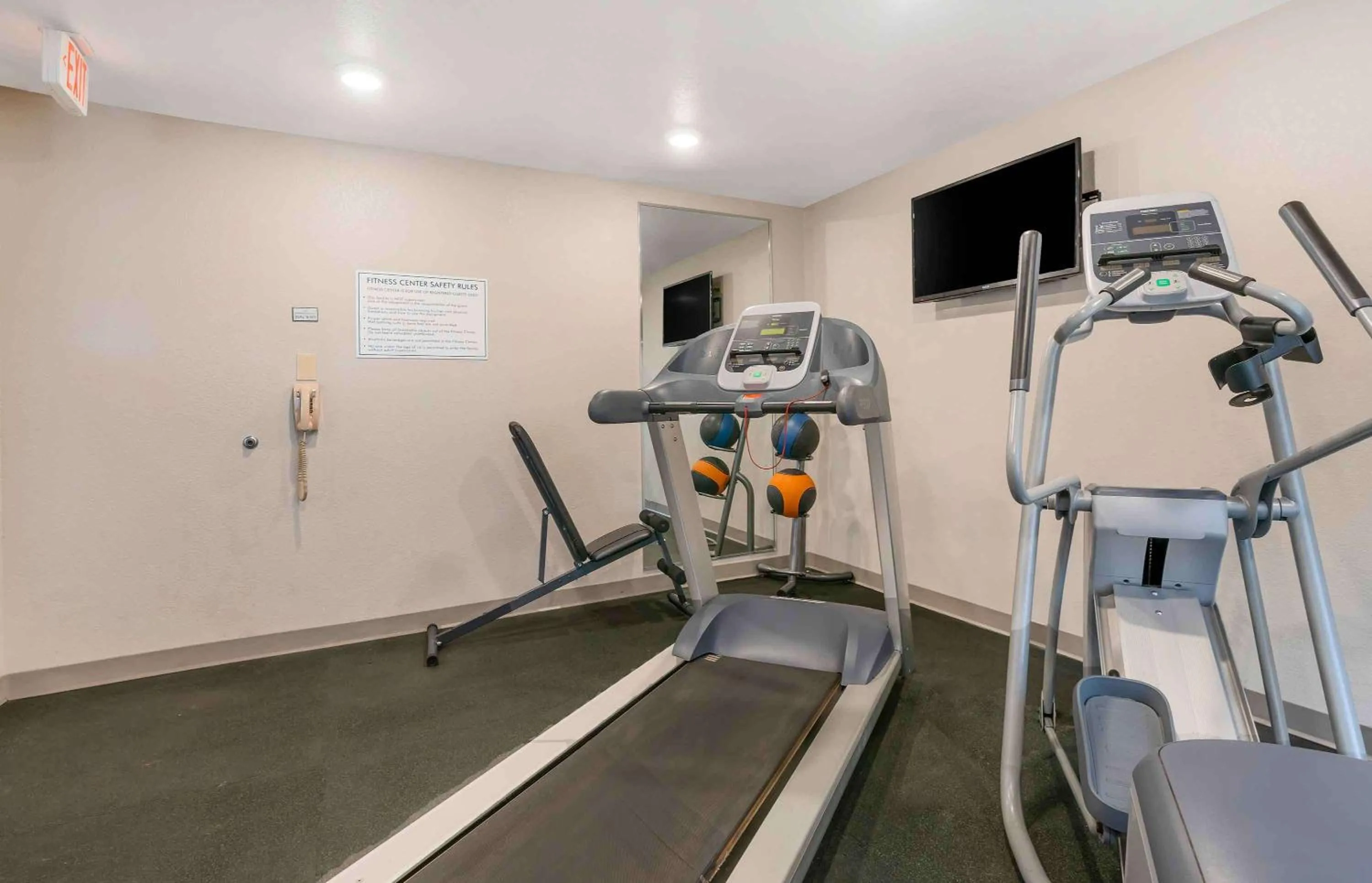 Fitness centre/facilities in Extended Stay America Select Suites - Louisville - Airport