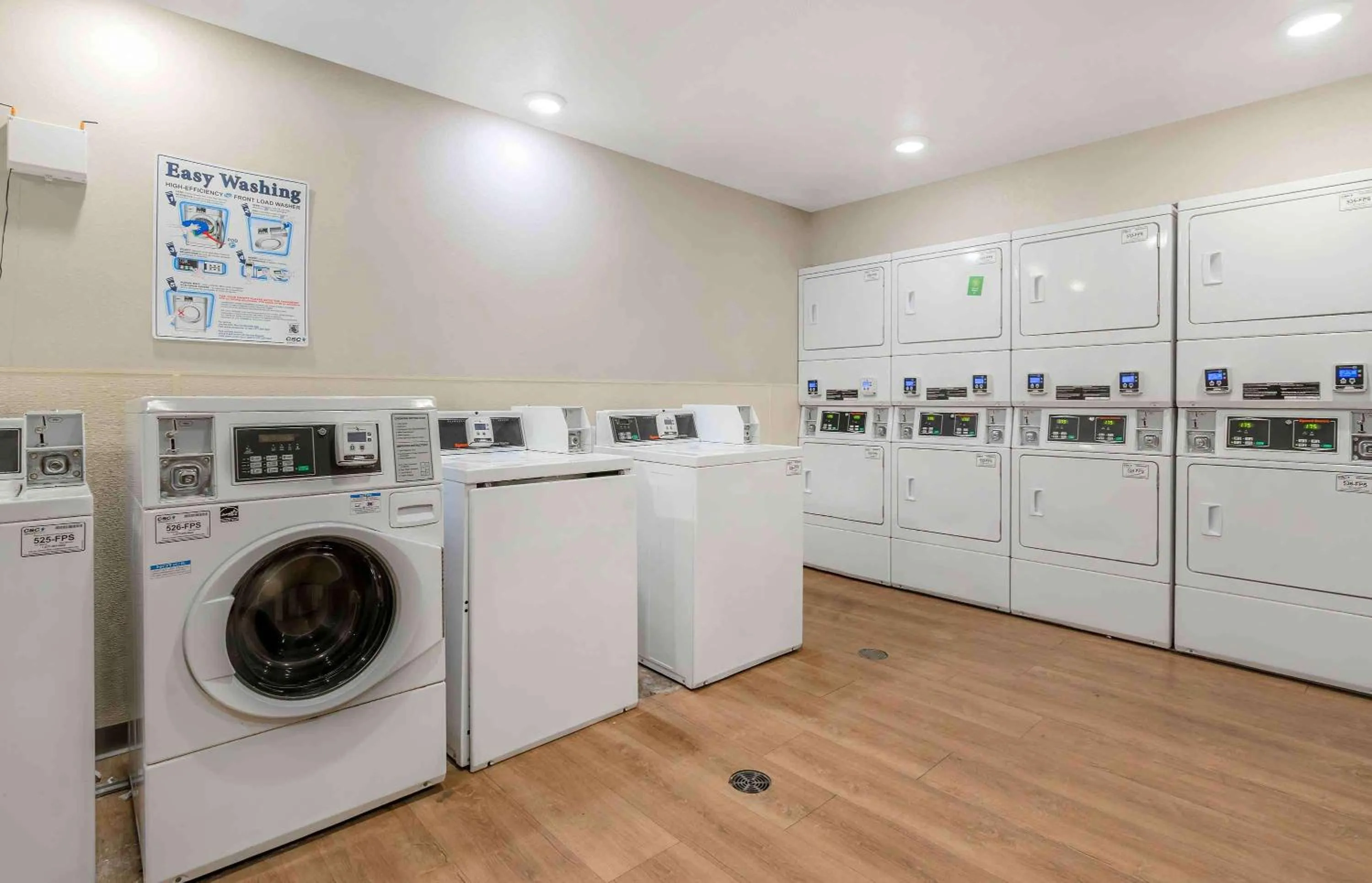 Property building in Extended Stay America Select Suites - Louisville - Airport