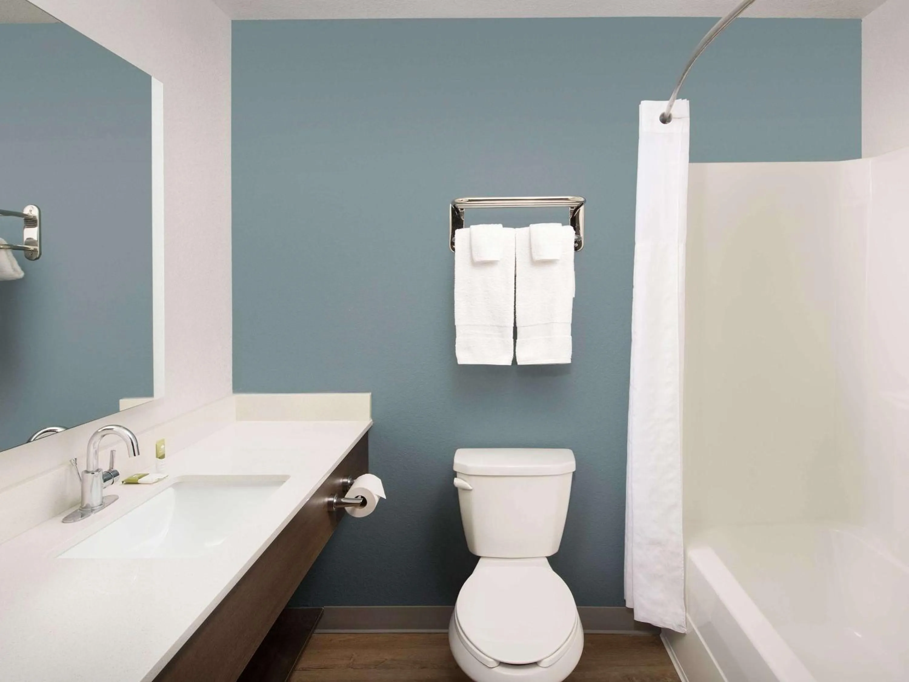 Bathroom in Extended Stay America Suites - Minneapolis - Fridley