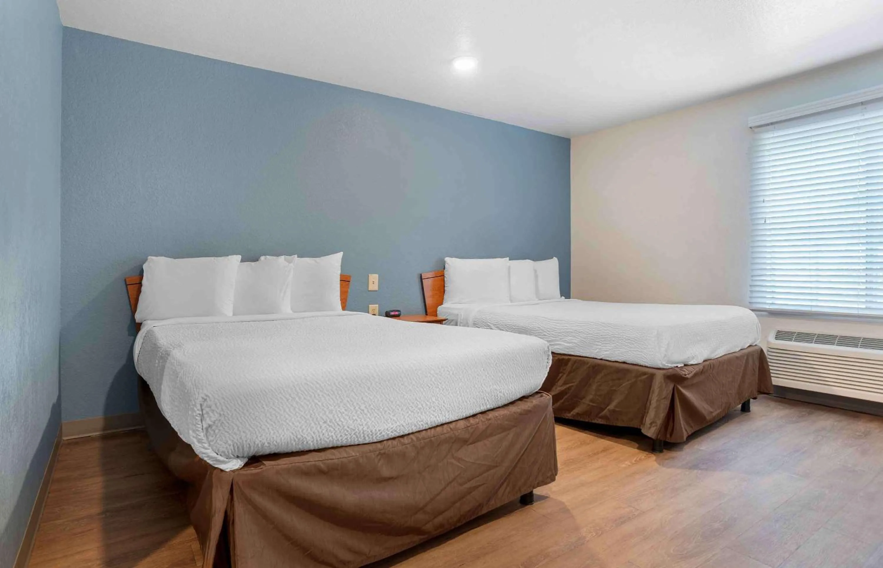 Bedroom, Bed in Extended Stay America Select Suites - Montgomery