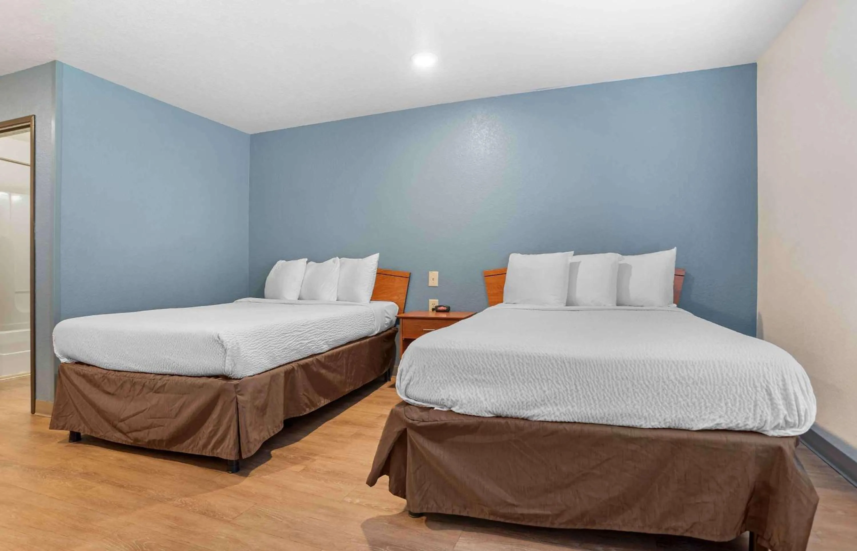 Bedroom, Bed in Extended Stay America Select Suites - Montgomery