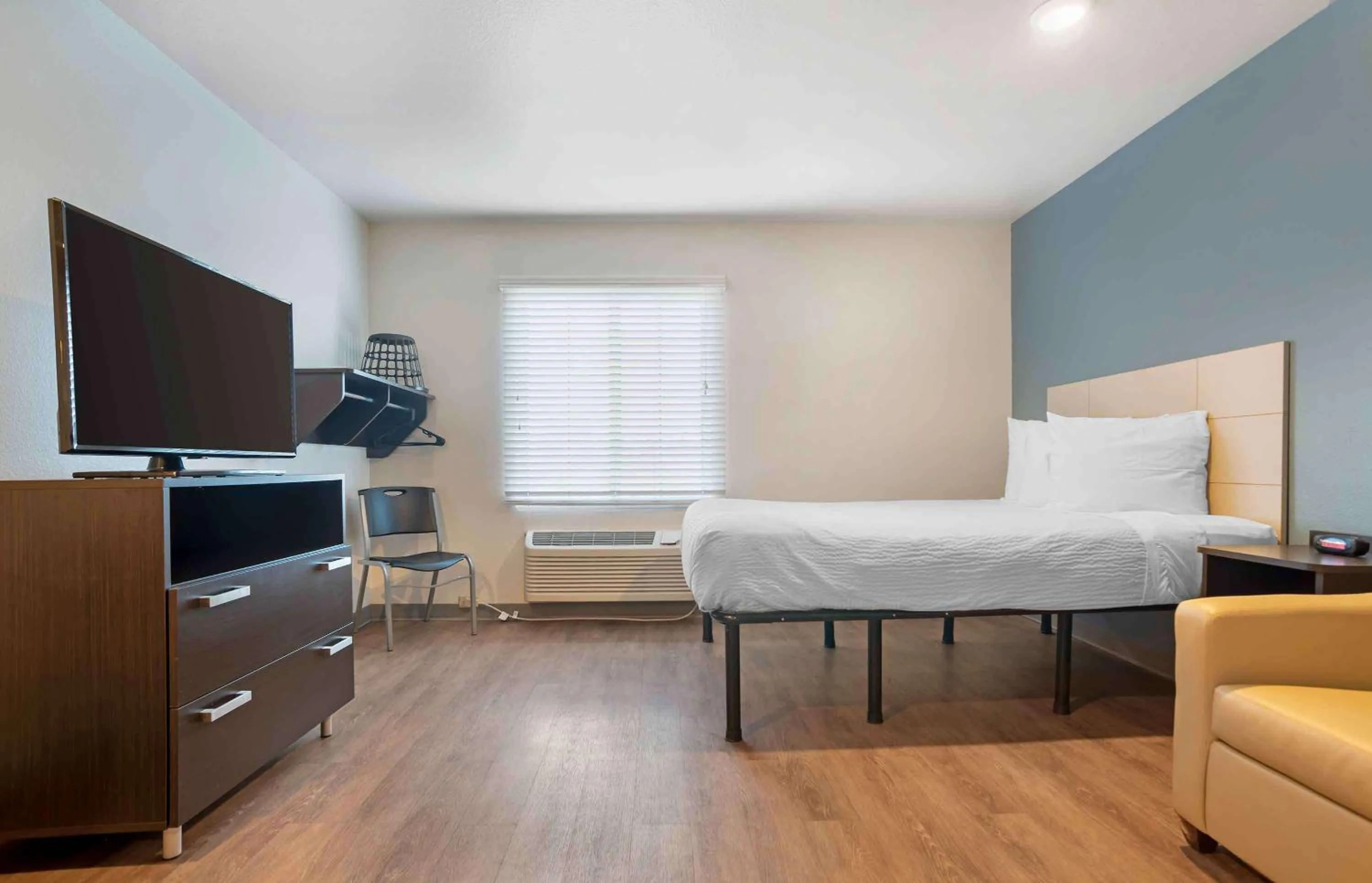 Bedroom, Bed in Extended Stay America Select Suites - Panama City - Callaway