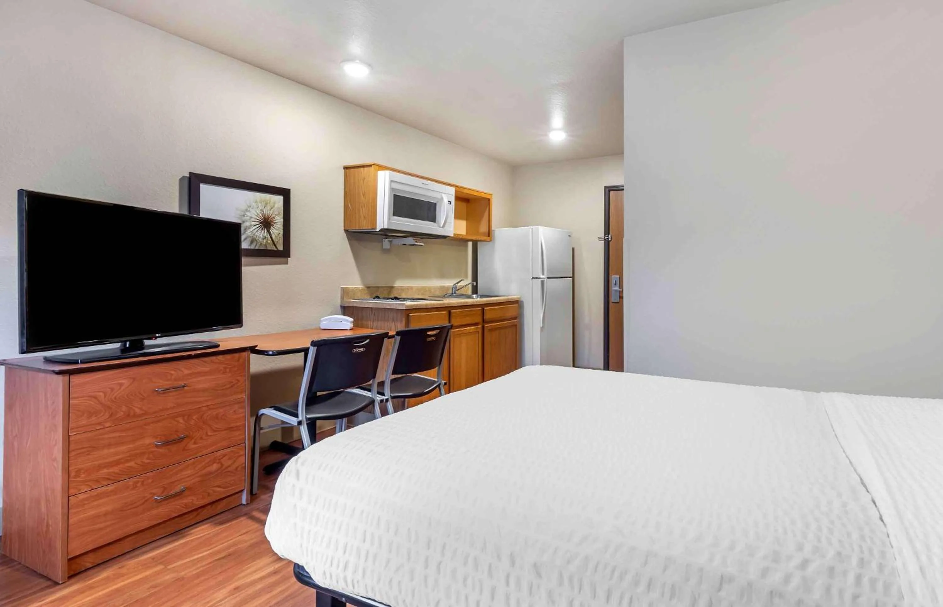 Bedroom, Bed in Extended Stay America Select Suites - Shreveport - Airport