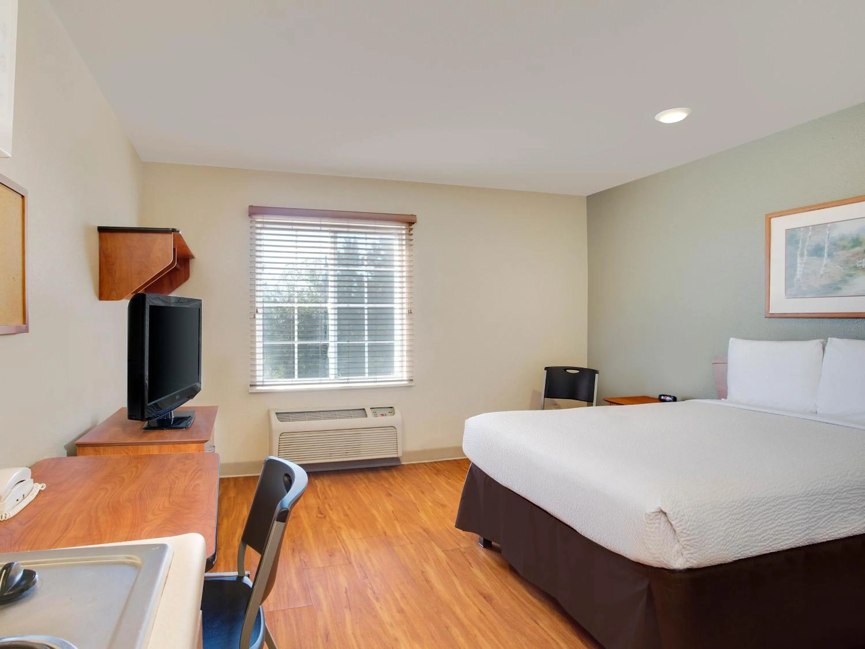 Bed in Extended Stay America Select Suites - Tuscaloosa