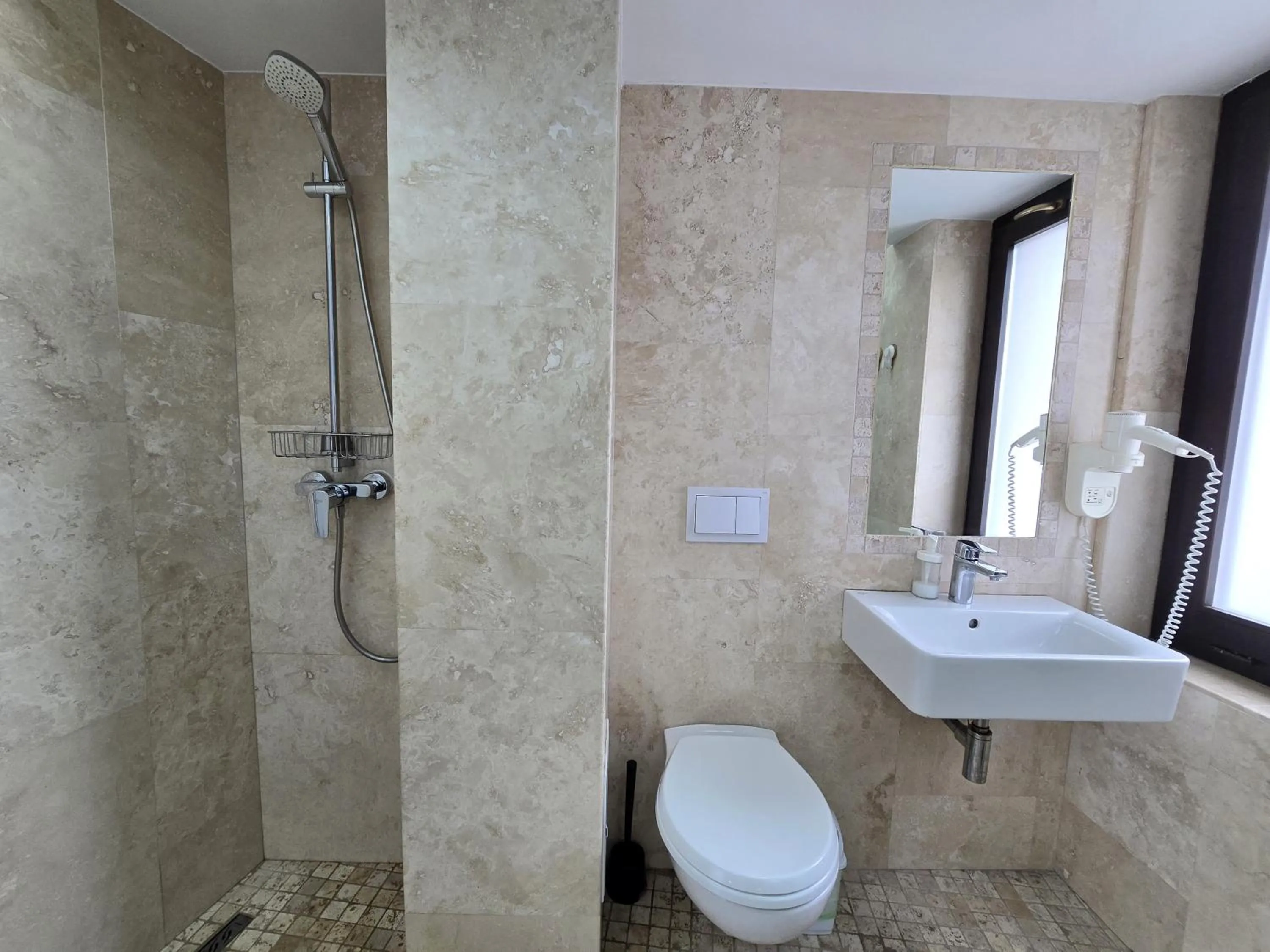 Toilet in Dacia Residence Apartments