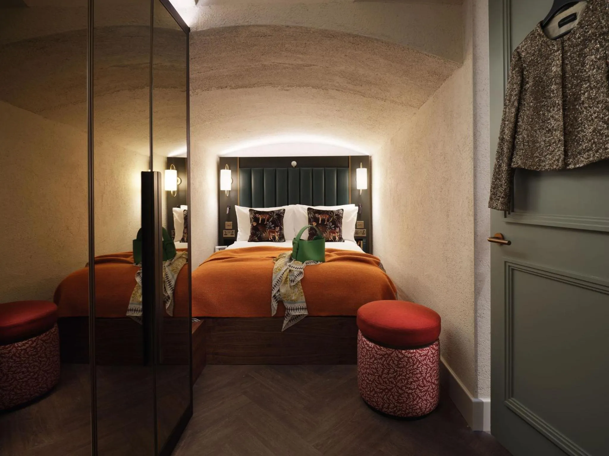 Bedroom, Bed in The Other House South Kensington