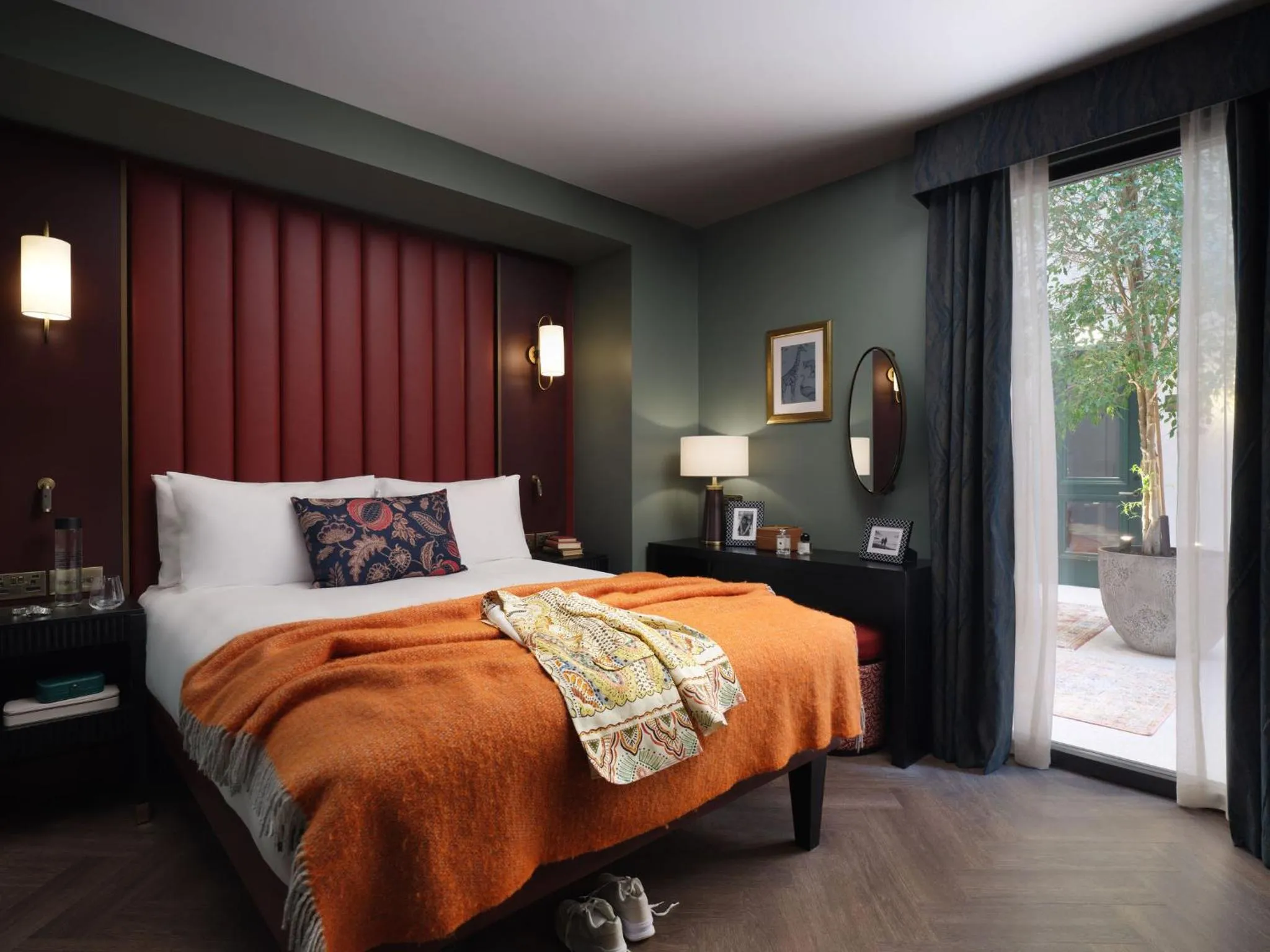 Bed in The Other House South Kensington