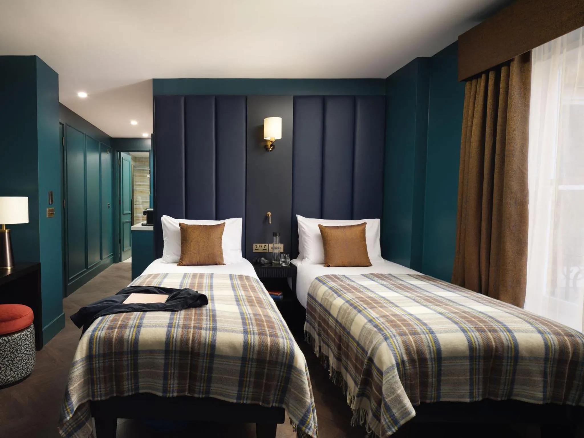 Bedroom, Bed in The Other House South Kensington