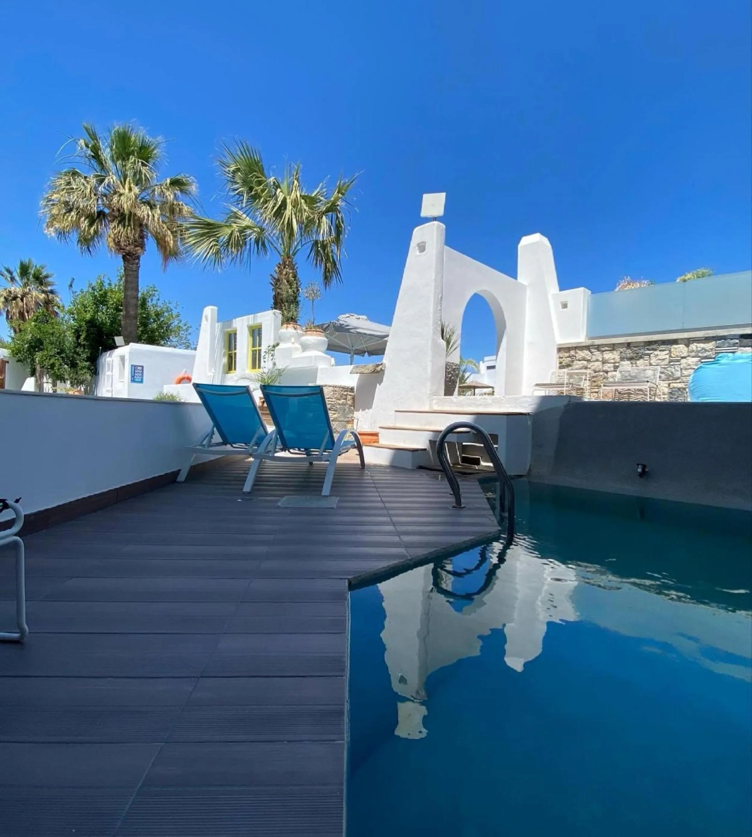 sunbed in Kouros Home & Suites