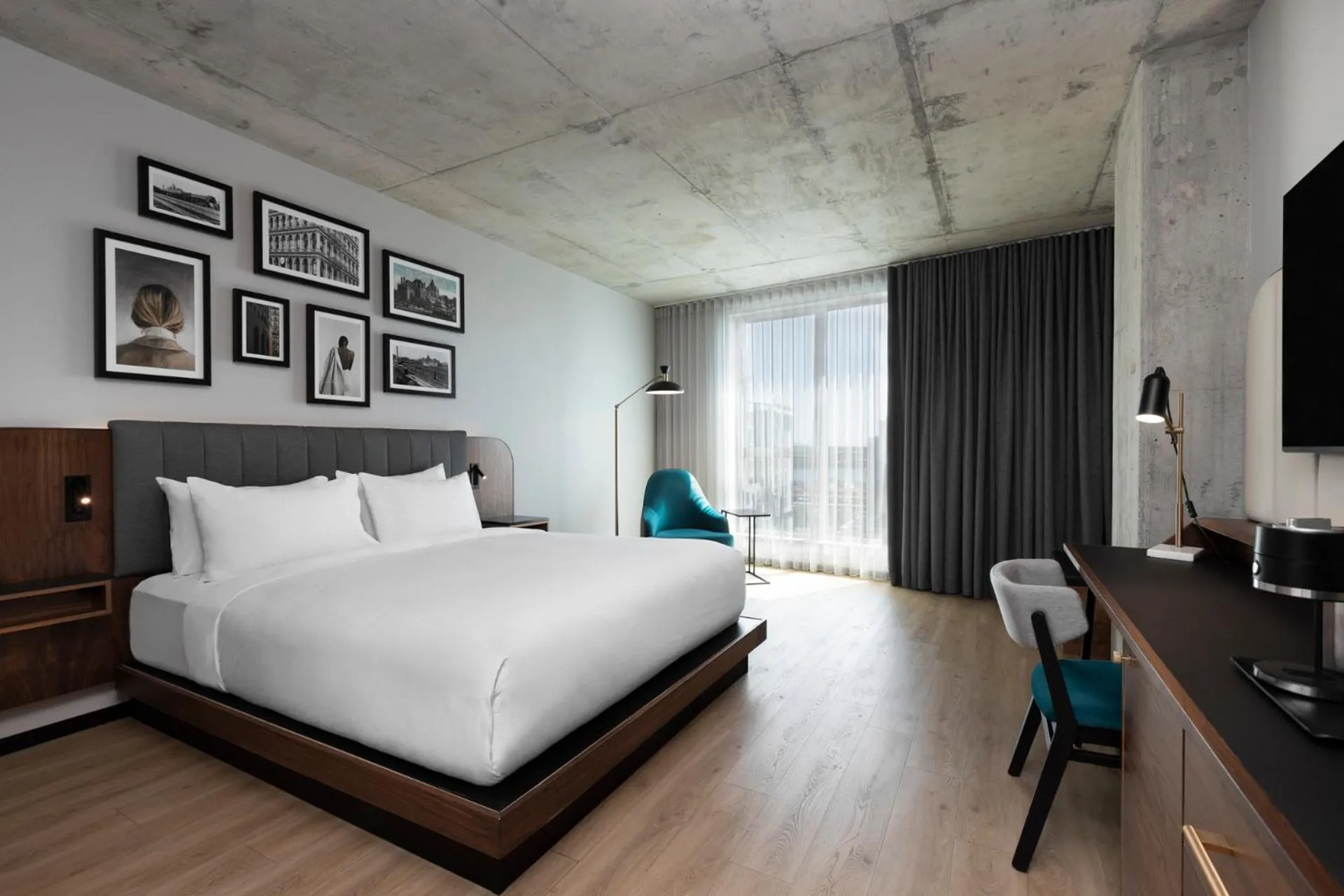 Bedroom, Bed in Hyatt Centric Montreal