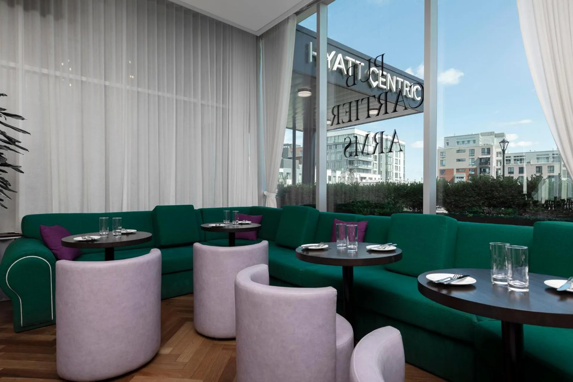 Restaurant/places to eat in Hyatt Centric Montreal