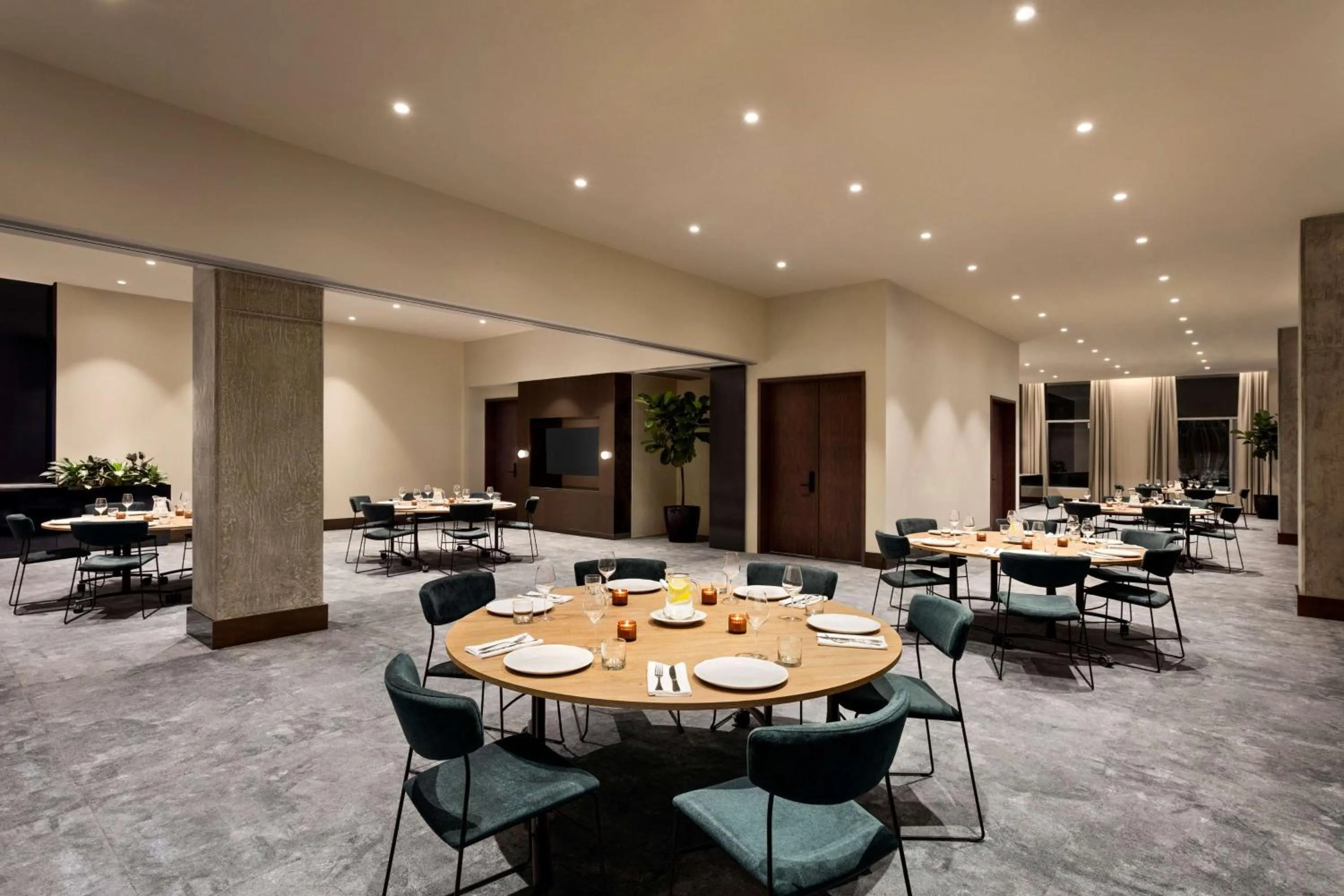 Meeting/conference room in Hyatt Centric Montreal