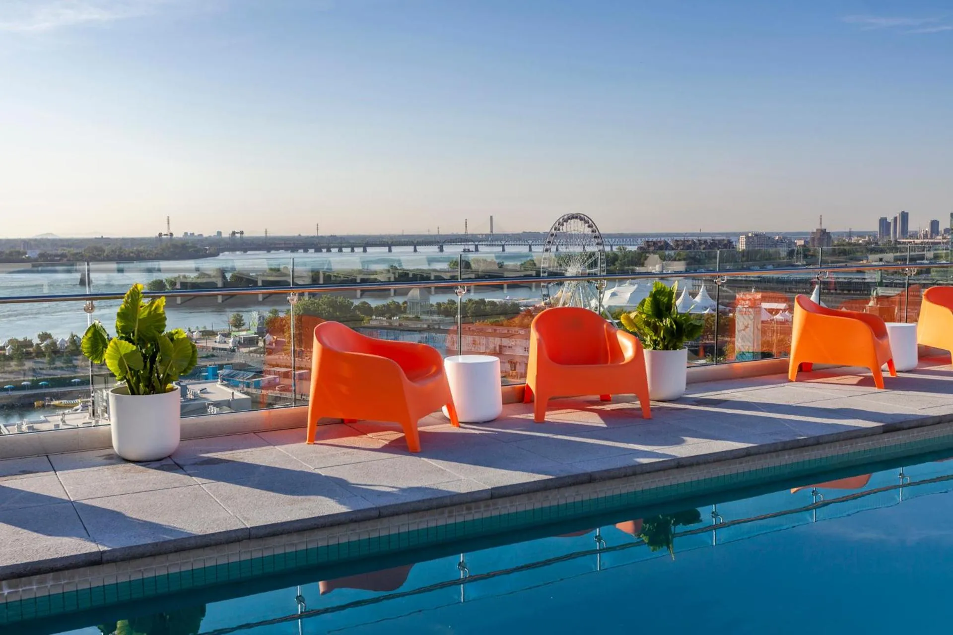 Swimming pool in Hyatt Centric Montreal