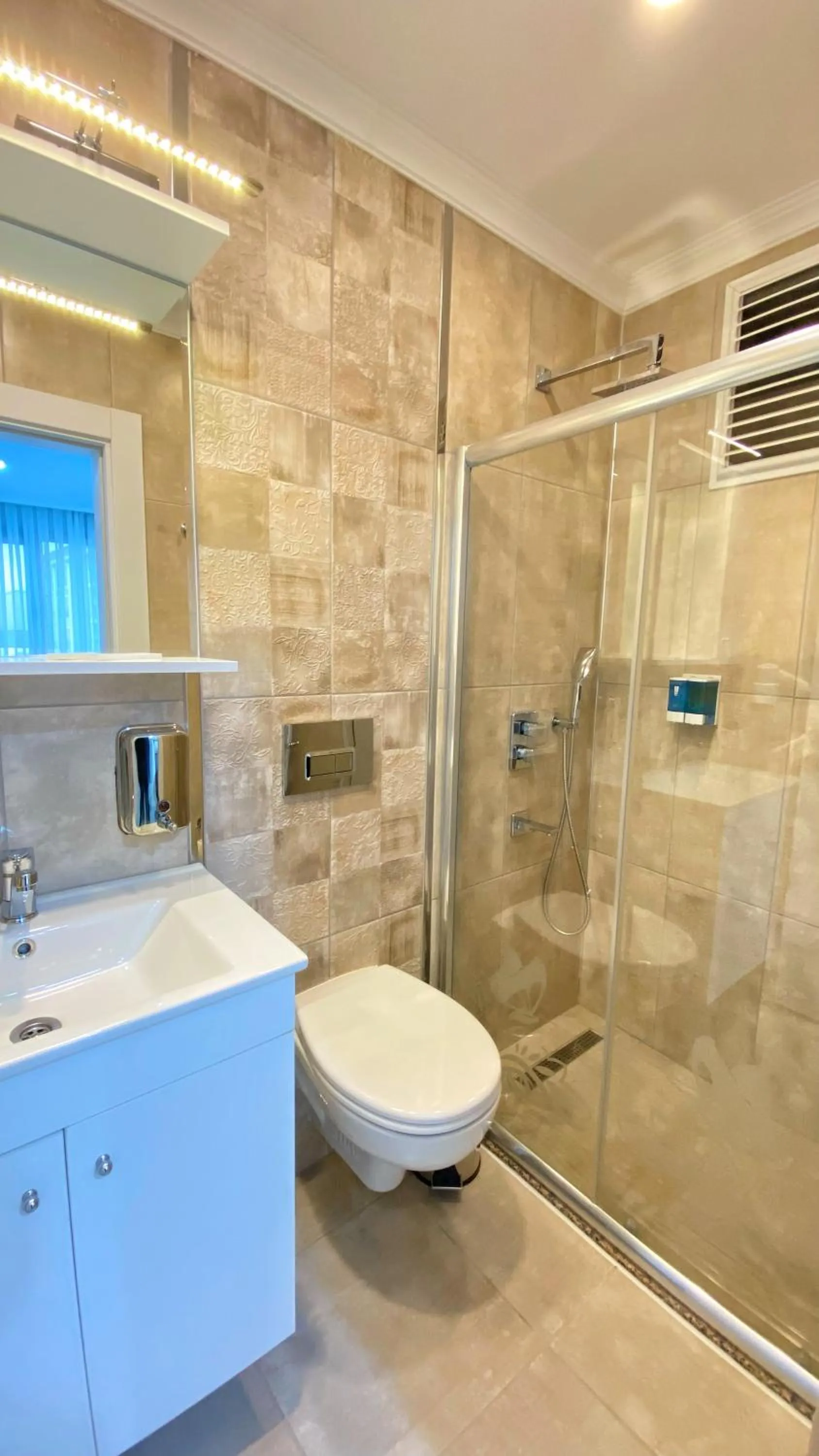 Bathroom in Heaven Suite Hotel