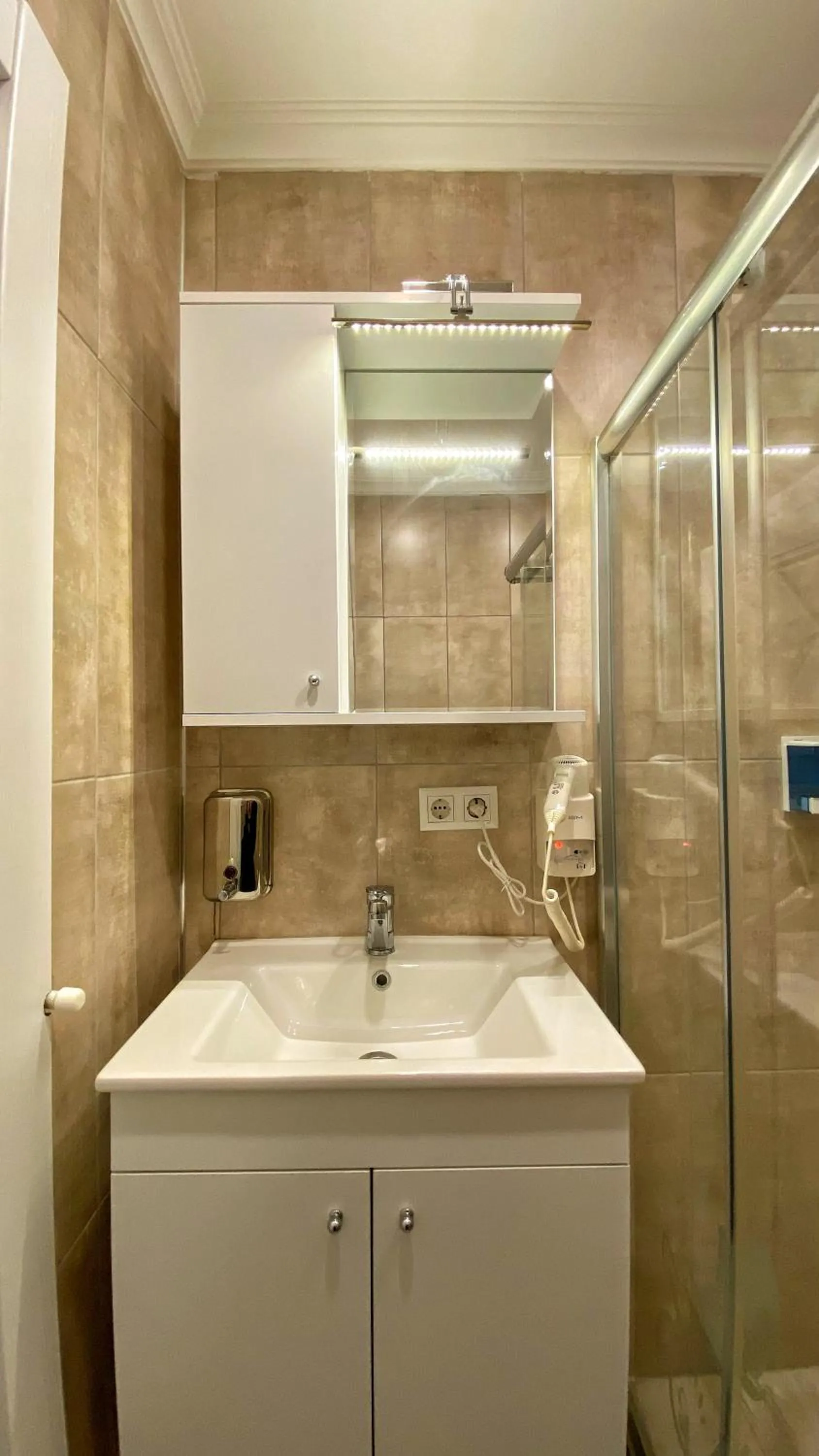 Bathroom in Heaven Suite Hotel