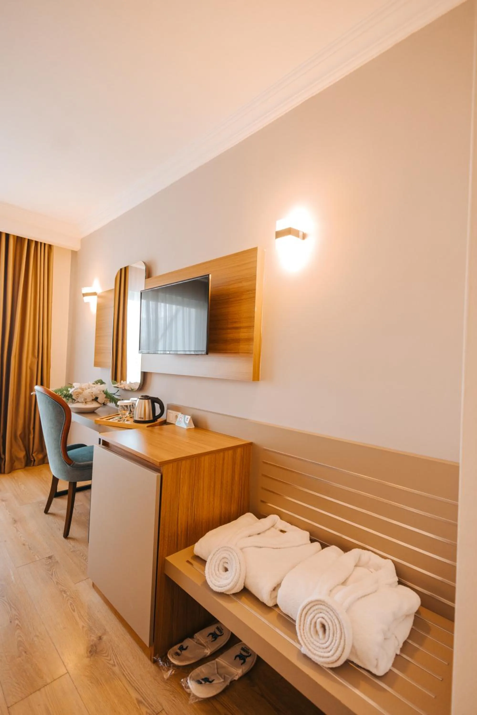 Bedroom in Viking Garden Hotel