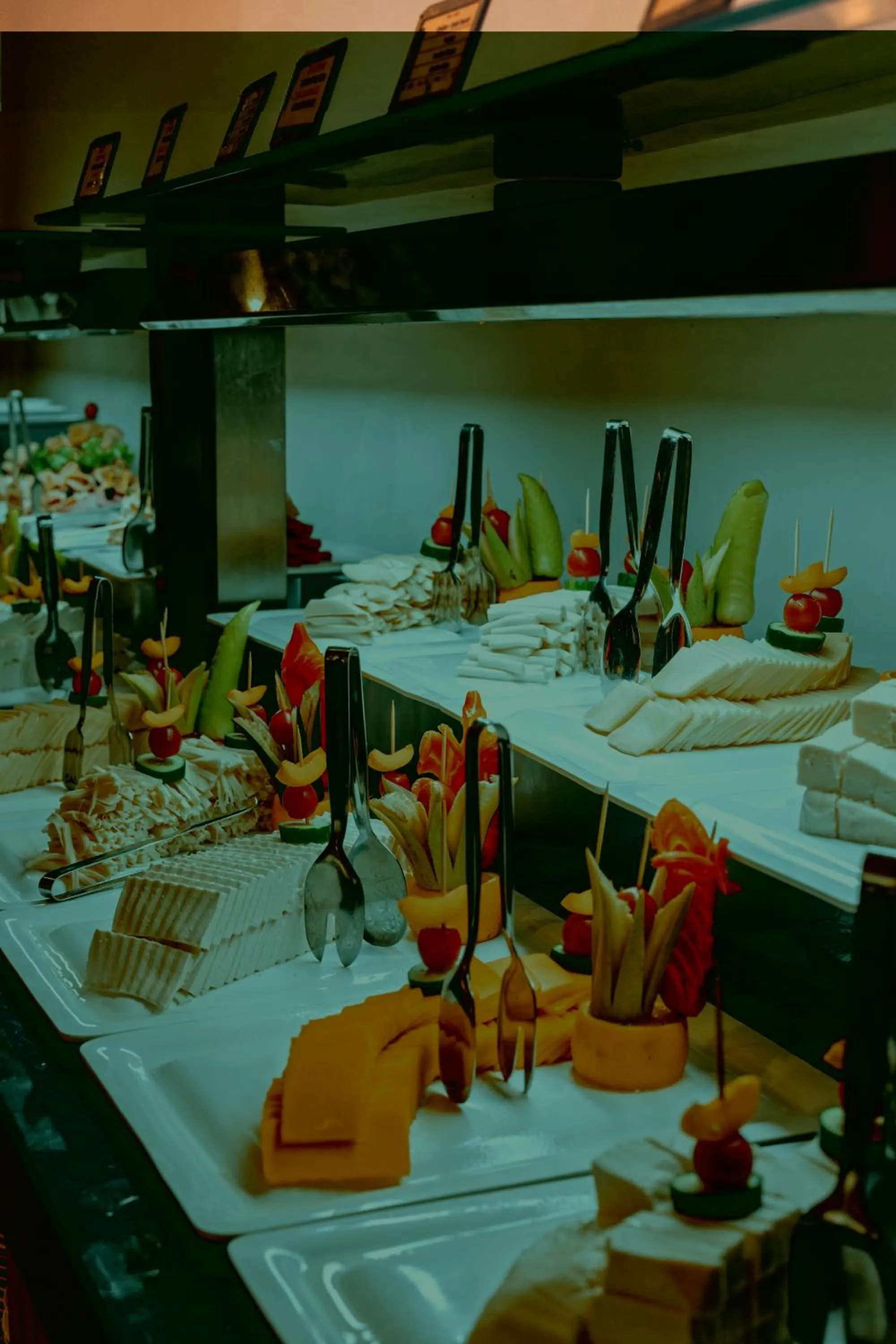 Food and drinks in Viking Garden Hotel