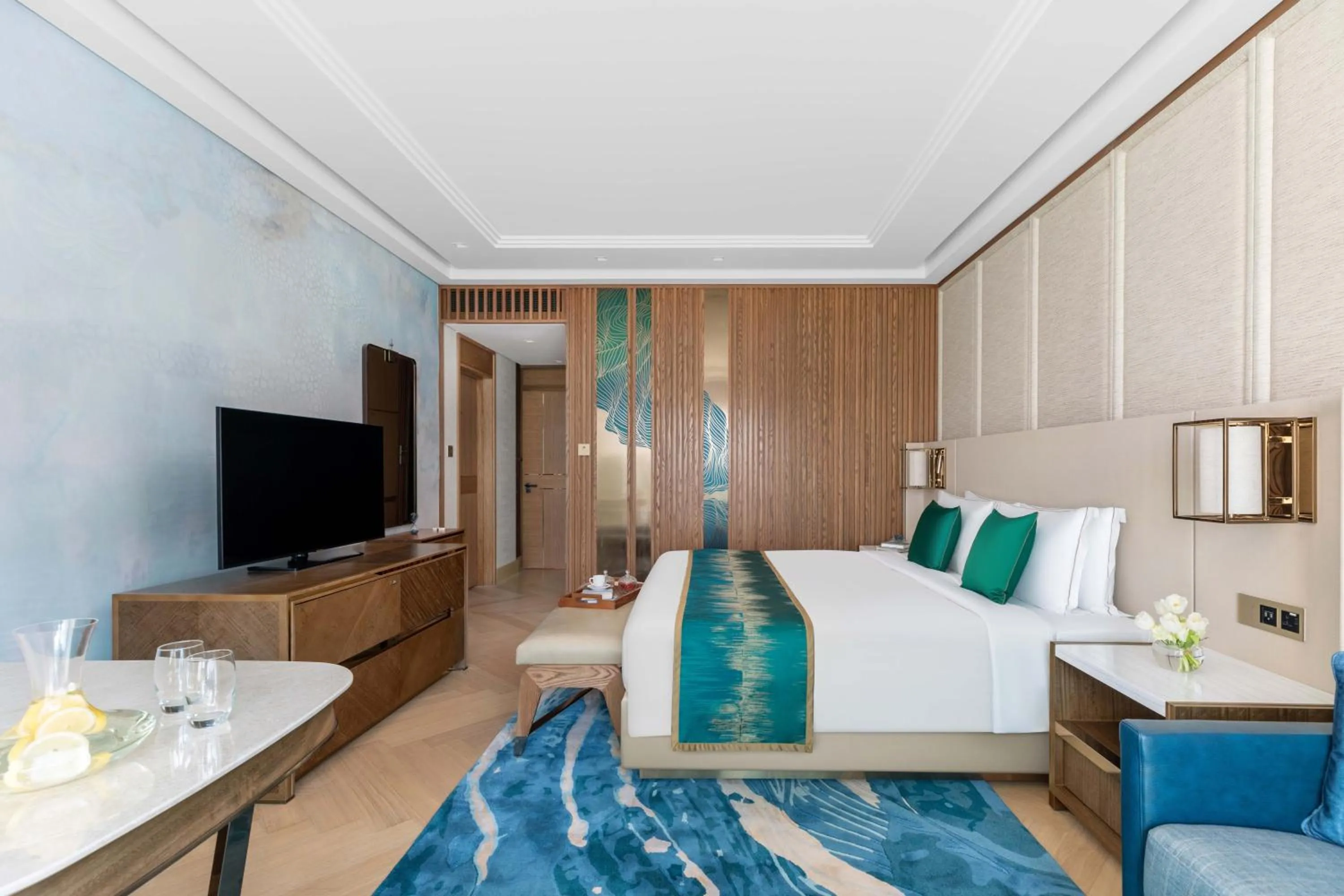 Photo of the whole room, Bed in Taj Exotica Resort & Spa, The Palm, Dubai