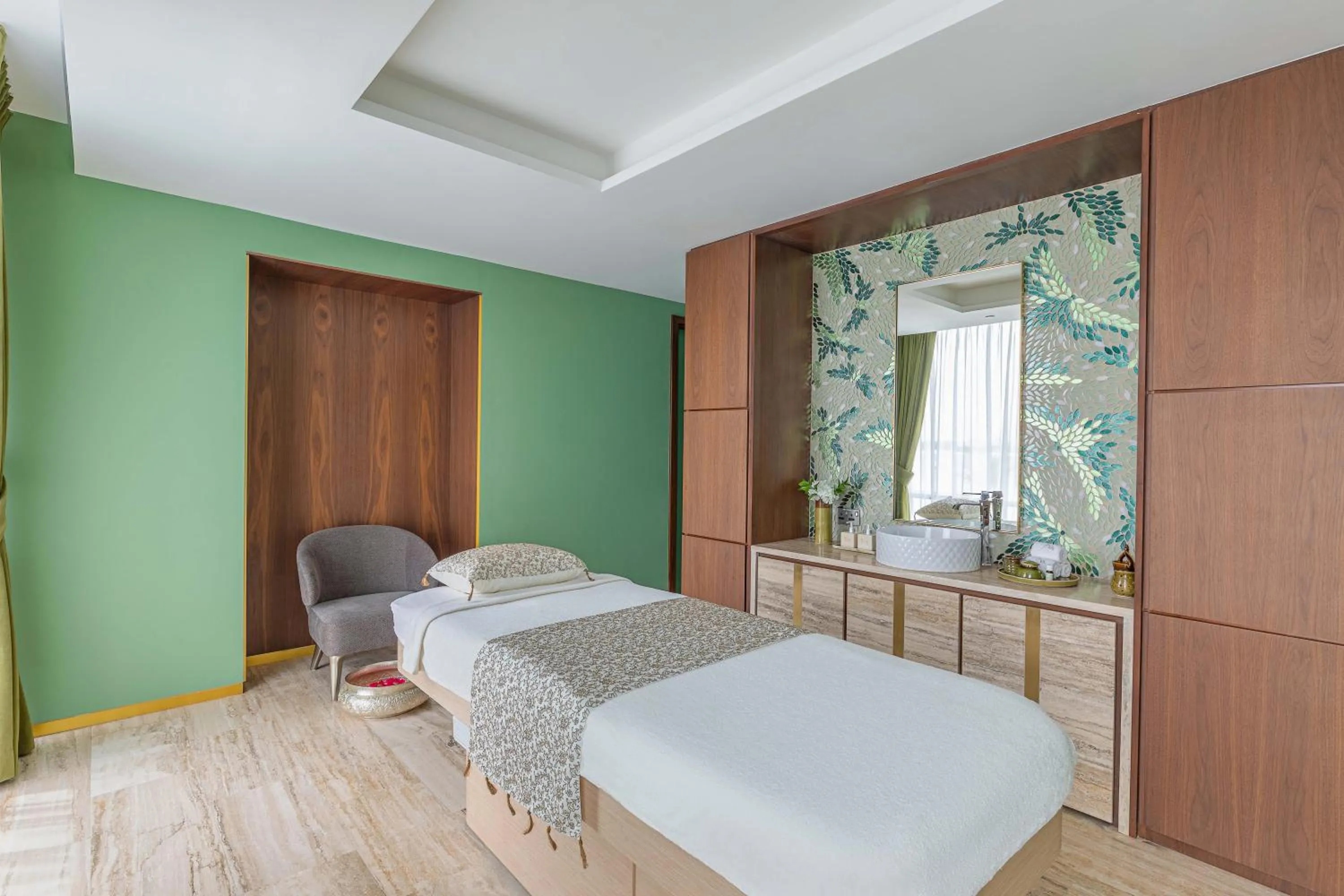 Massage, Bed in Taj Exotica Resort & Spa, The Palm, Dubai