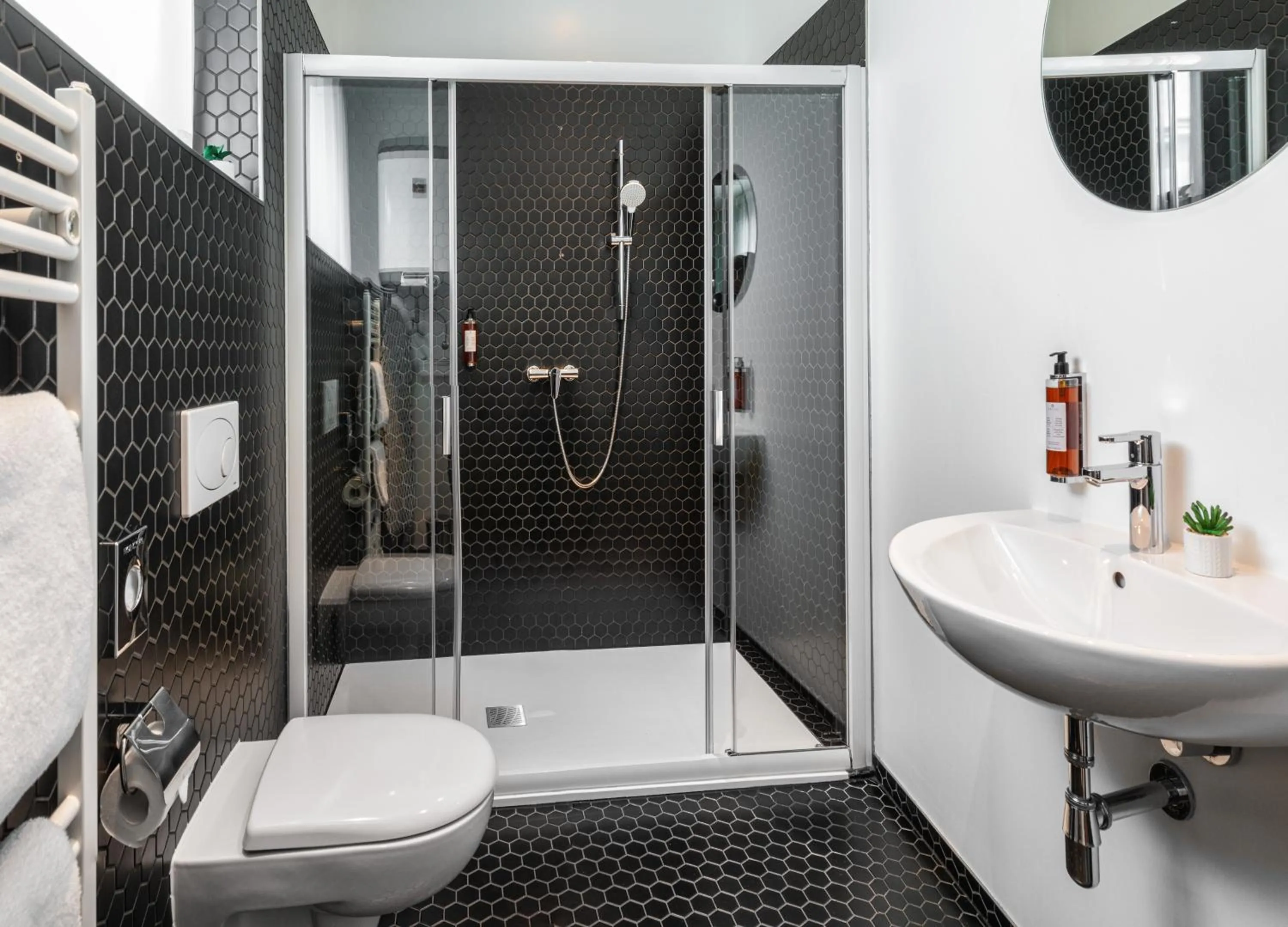 Shower in VN17 Rooftop Suites by Adrez