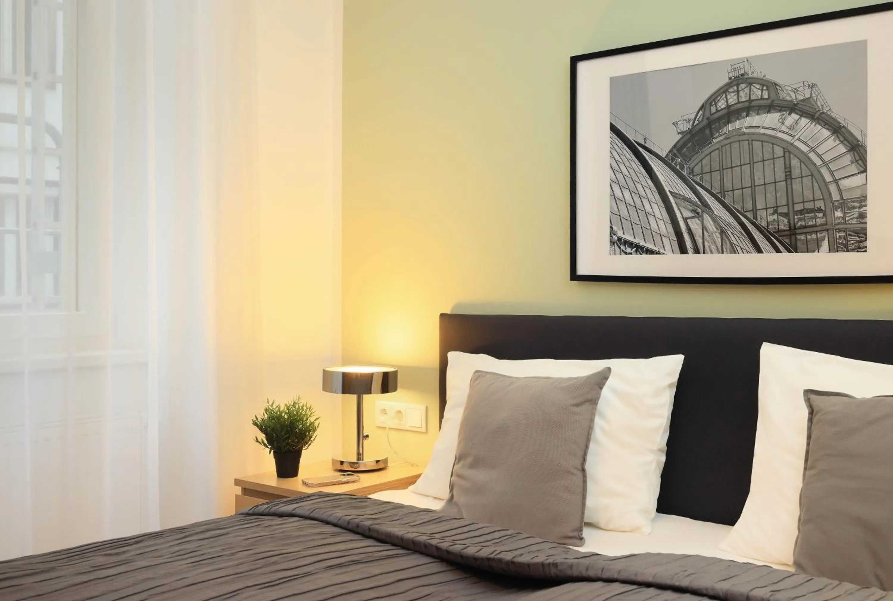 Bed in Jimmy's Apartments Dandelion