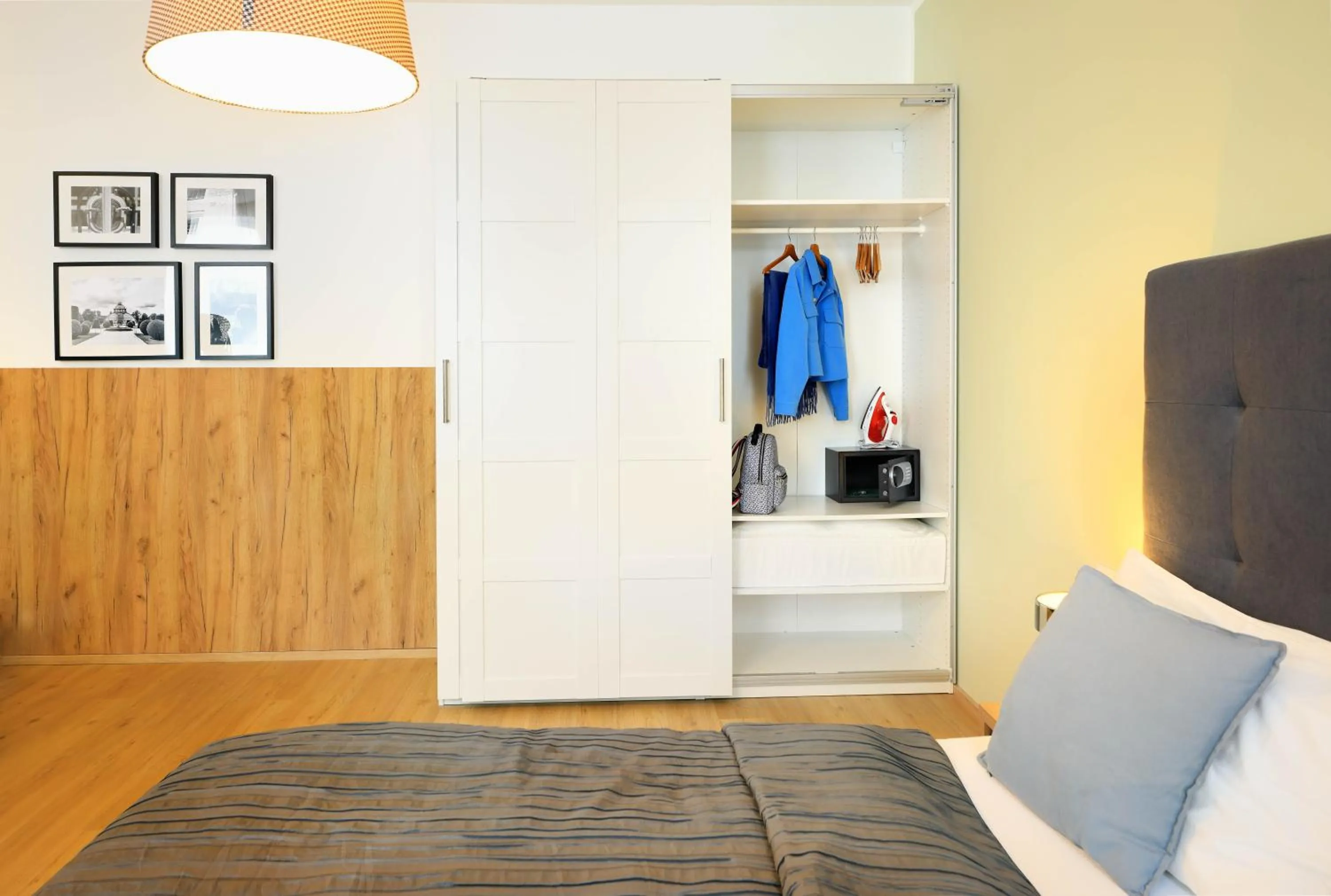 Bed in Jimmy's Apartments Dandelion