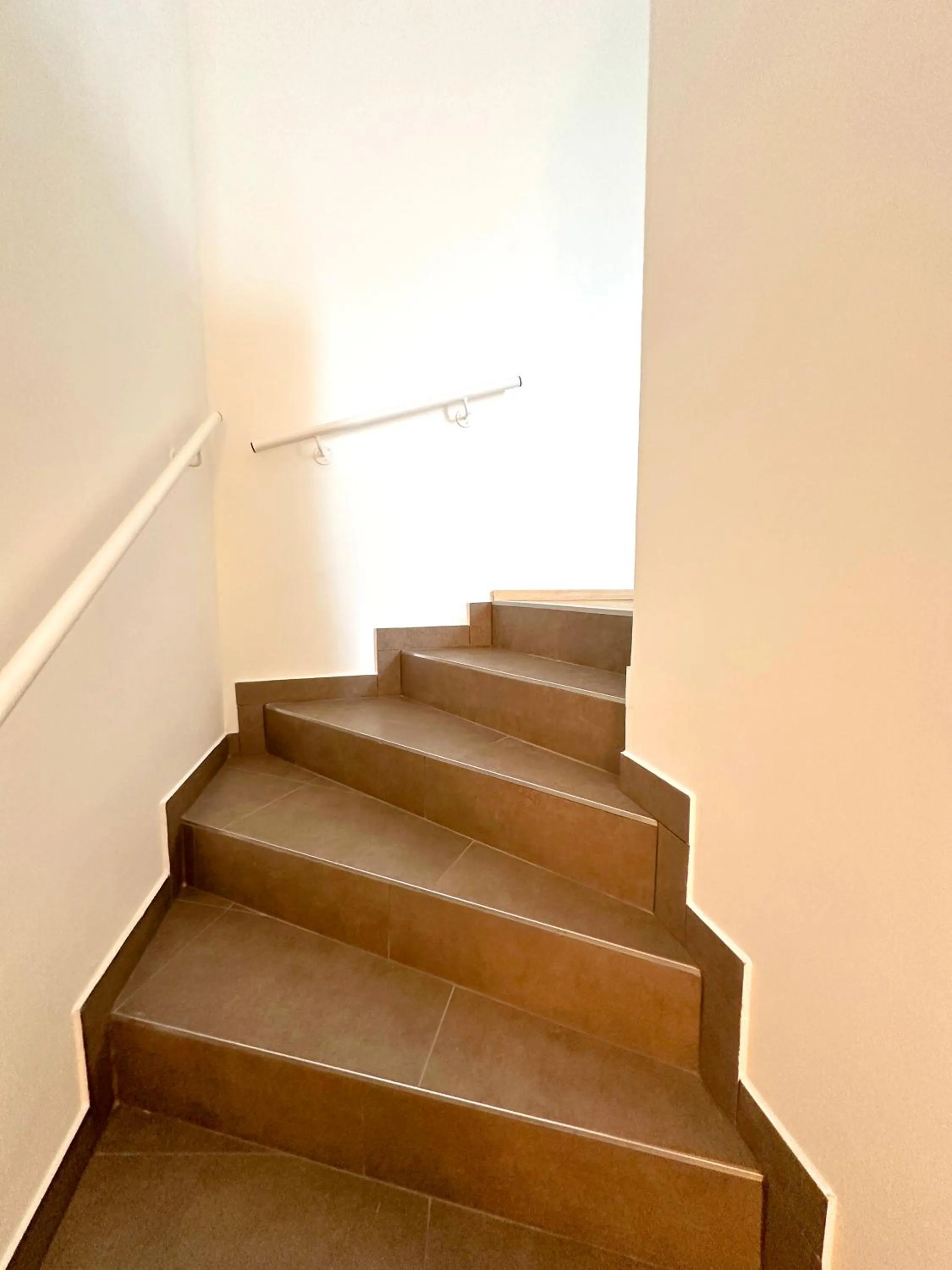 Patio in Jimmy's Apartments Dandelion