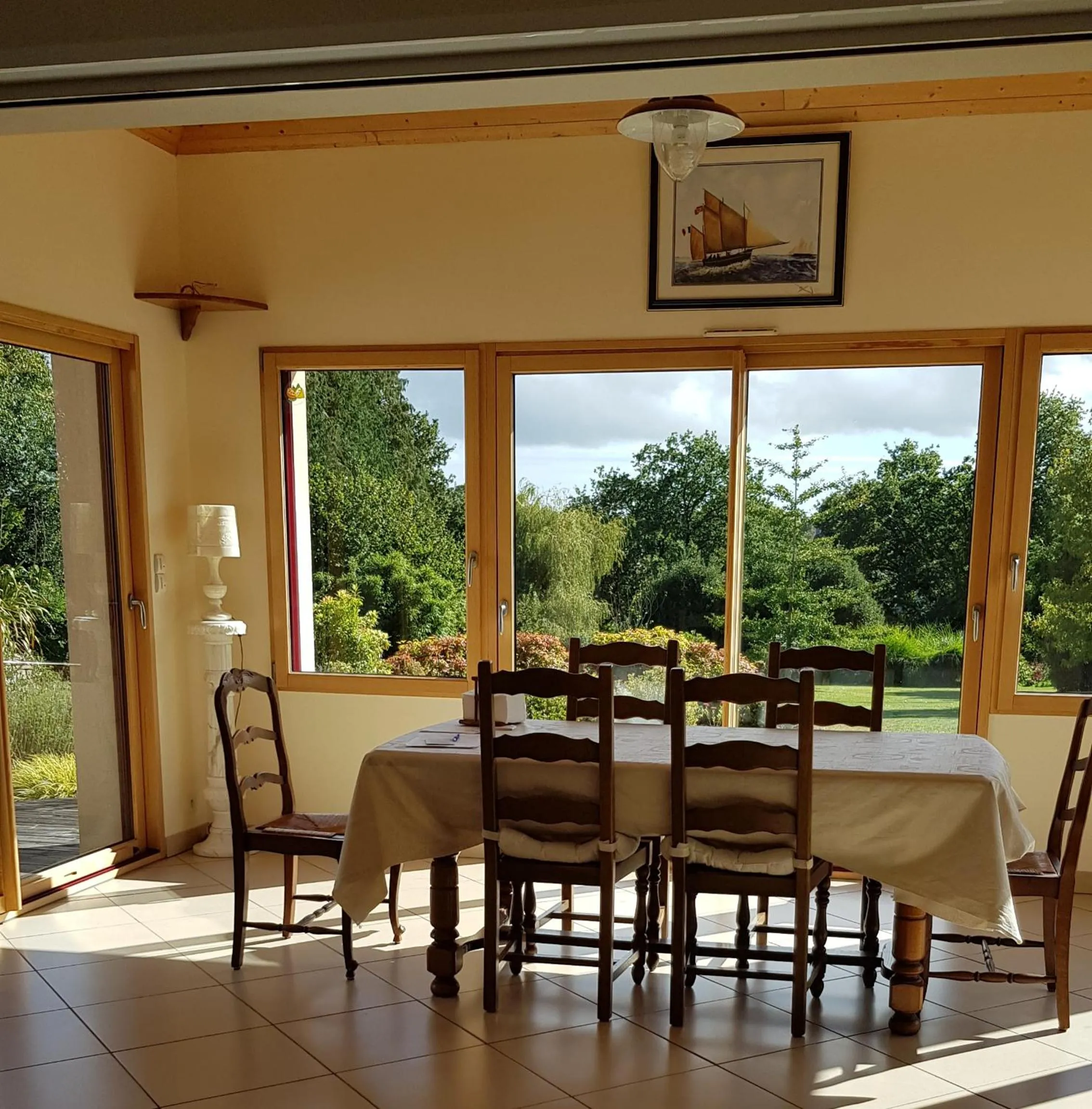 Dining area in Les Korrigans