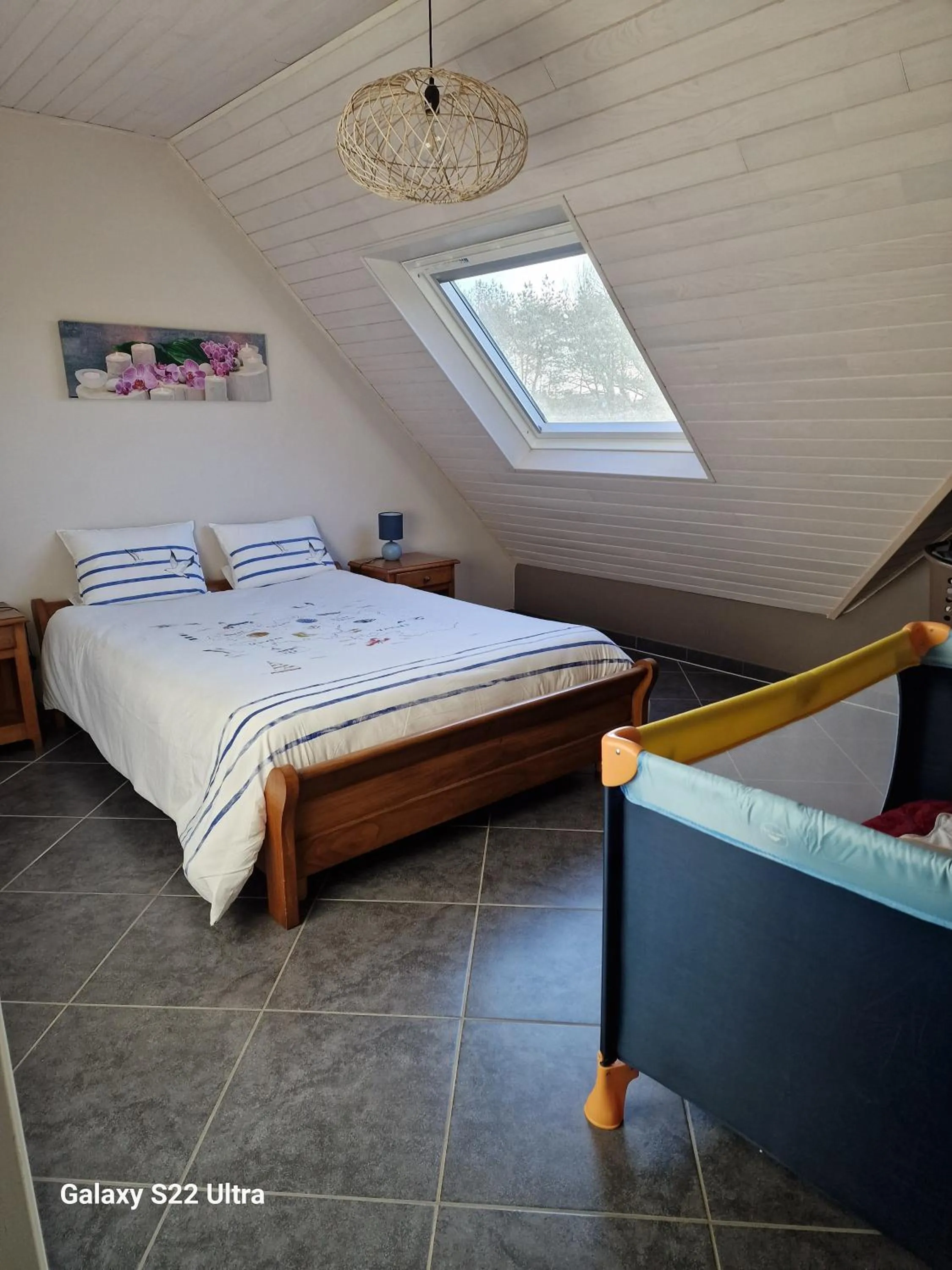 Photo of the whole room, Bed in Les Korrigans