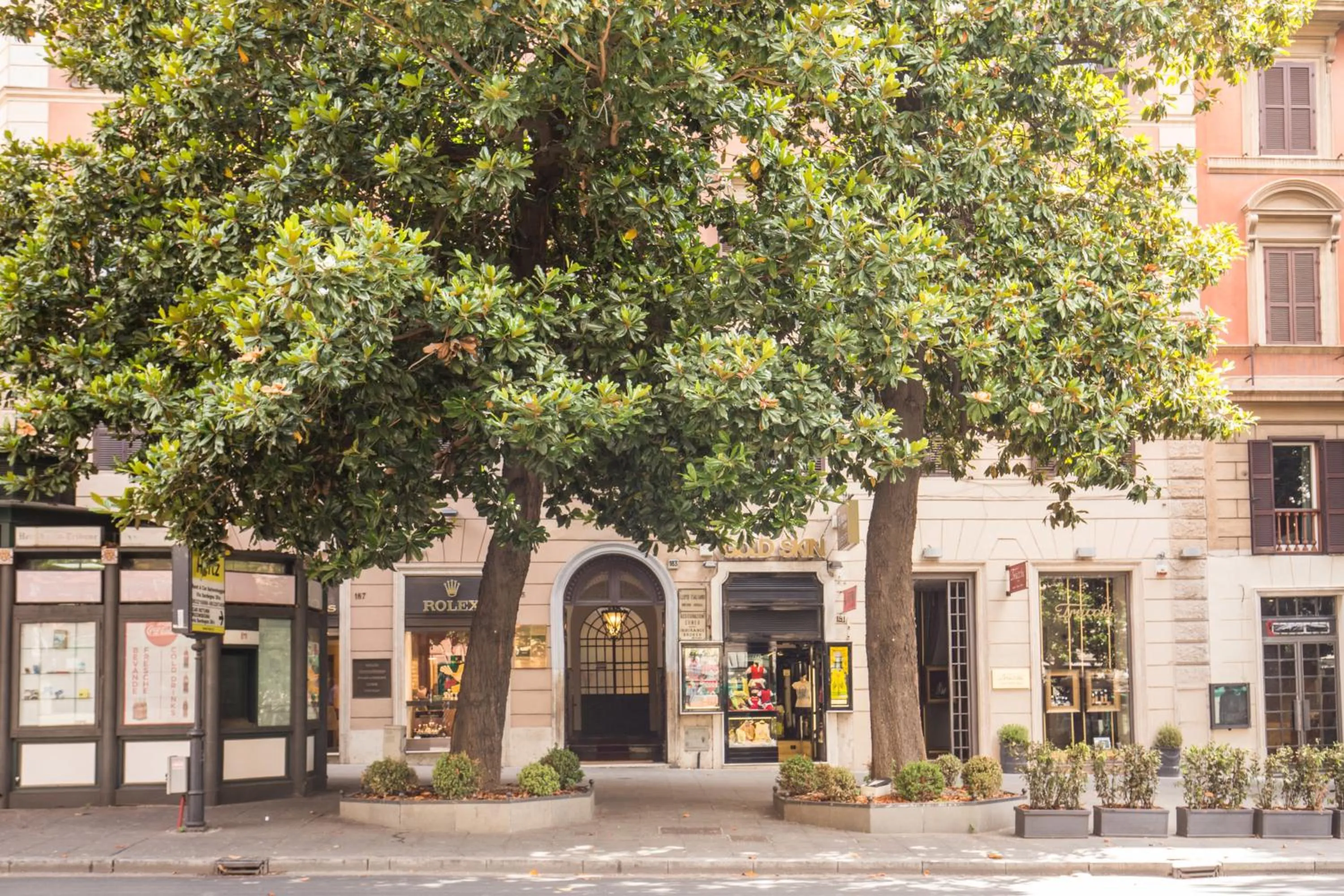 Street view in Residenza A -Via Veneto Fashion Rooms -self check-in