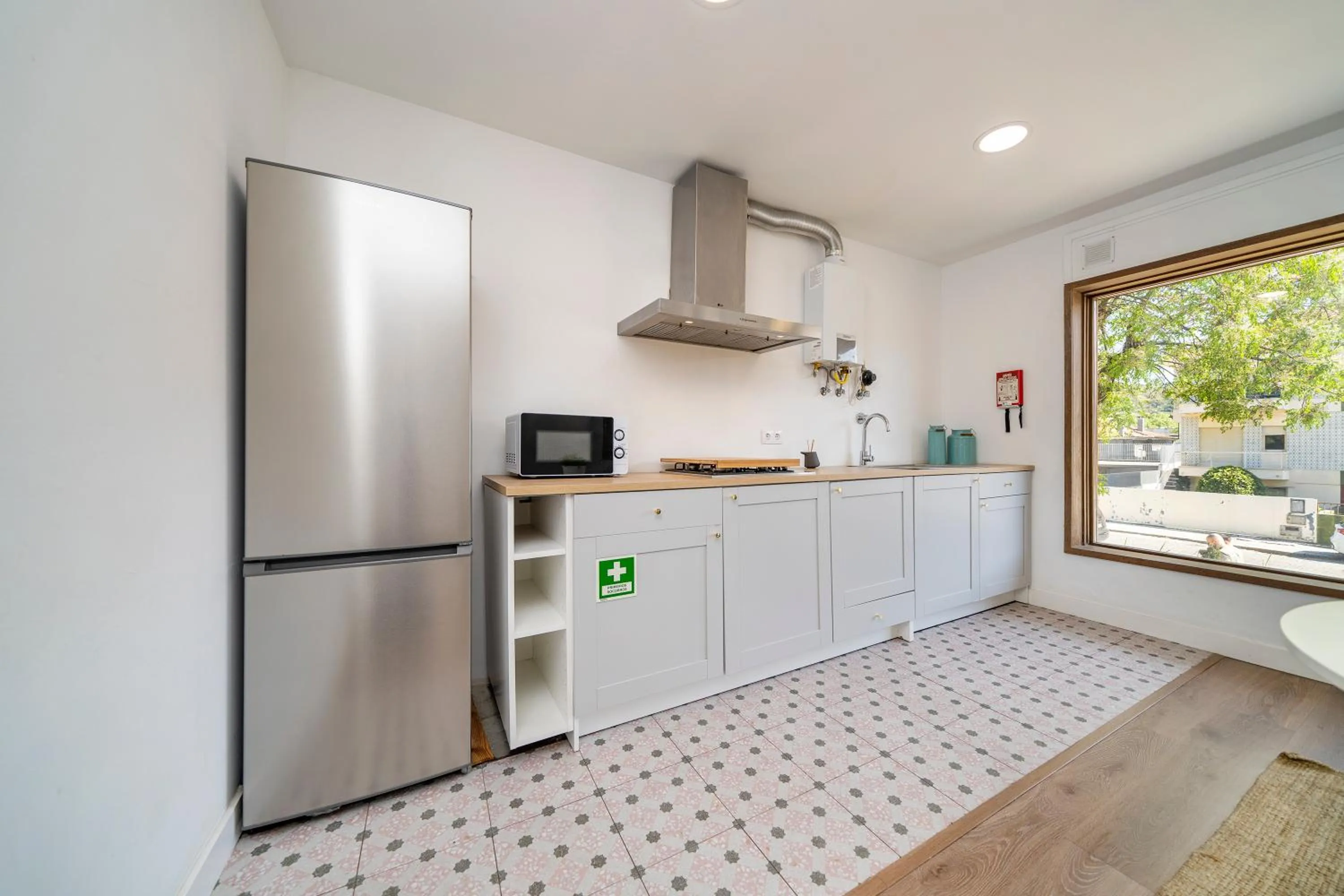 Communal kitchen in Luso Guest House
