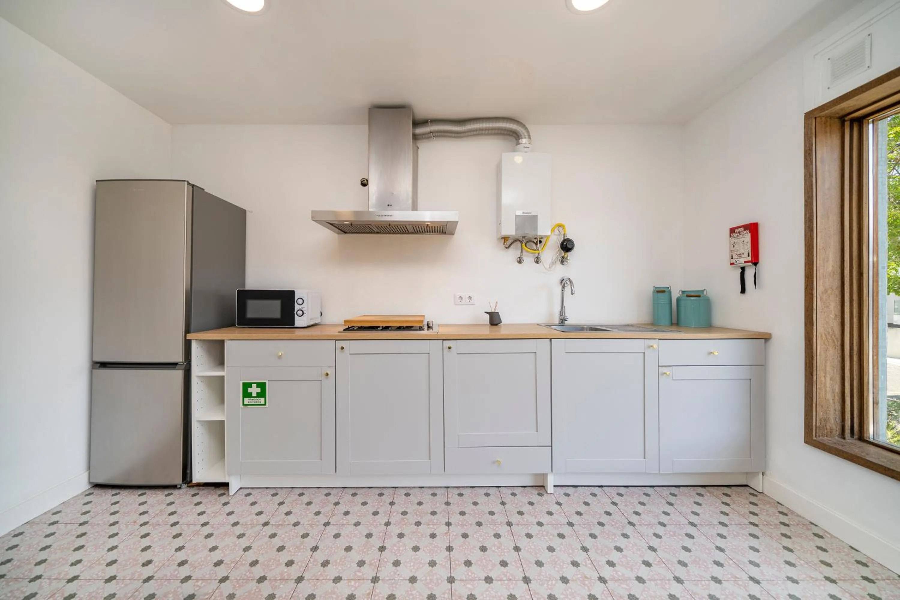 Communal kitchen in Luso Guest House