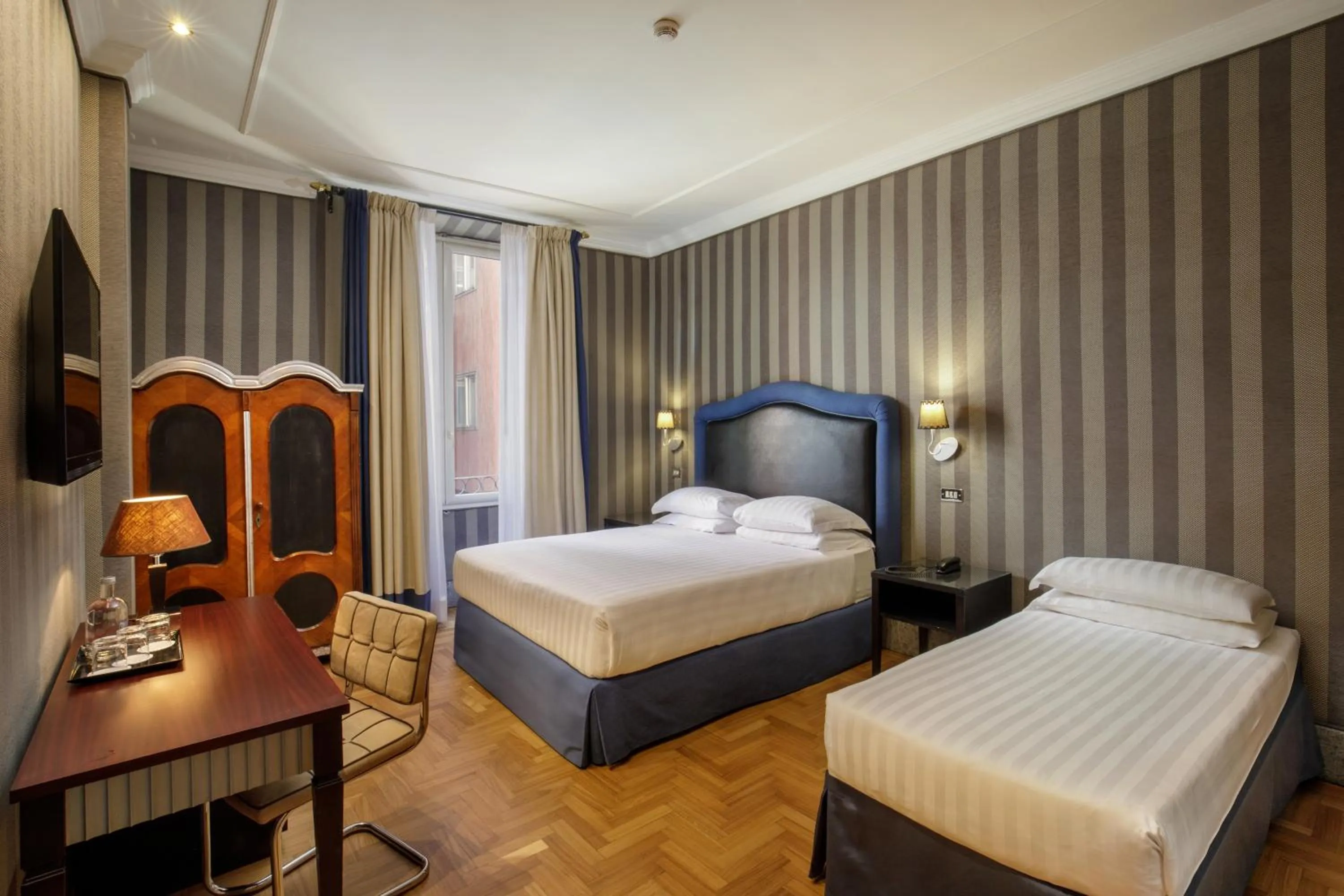 Bed in Hotel Royal Court