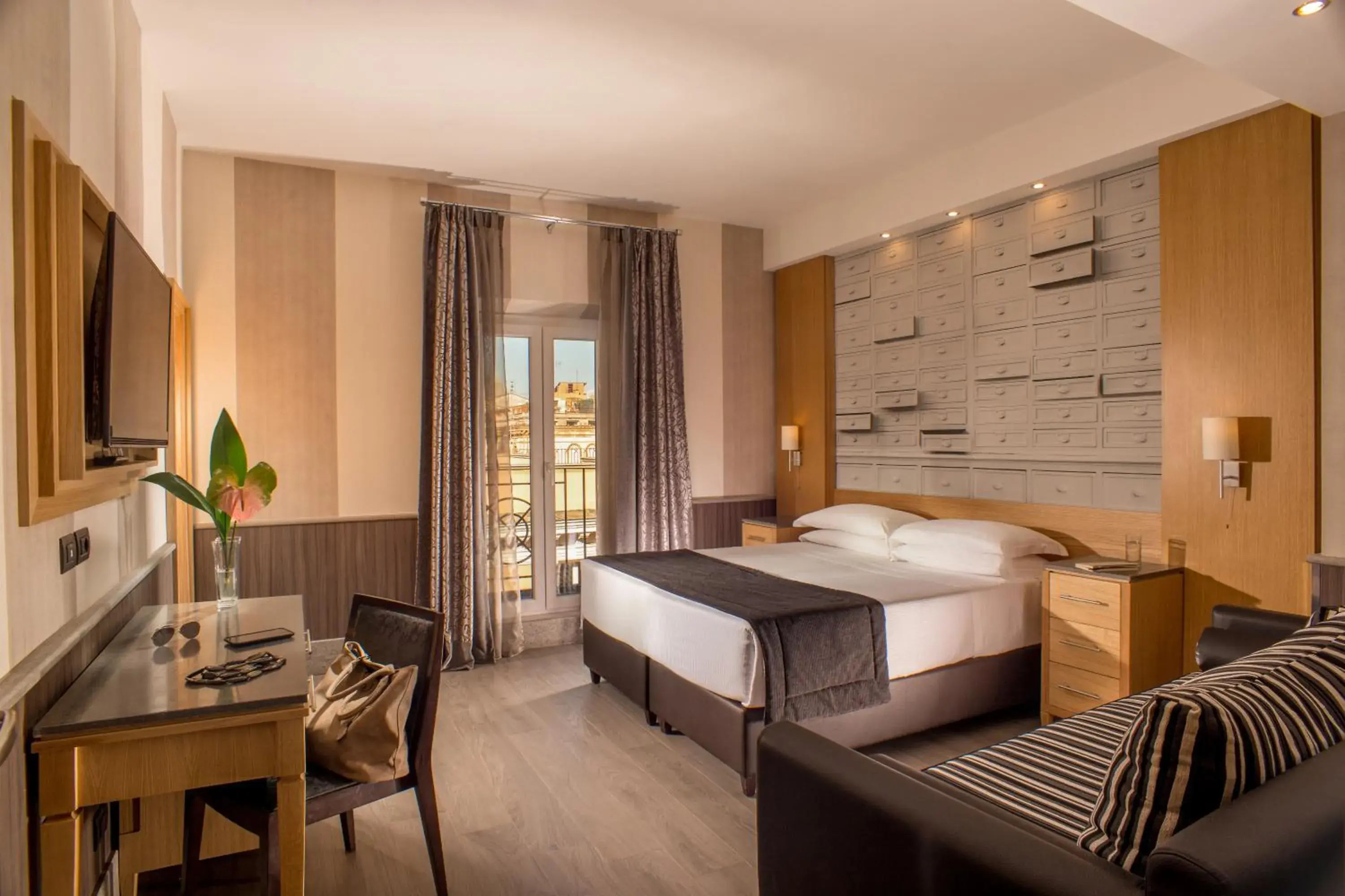 Superior Triple Room - Dependence in Hotel Royal Court Superior Triple Room - Dependence in Hotel Royal Court