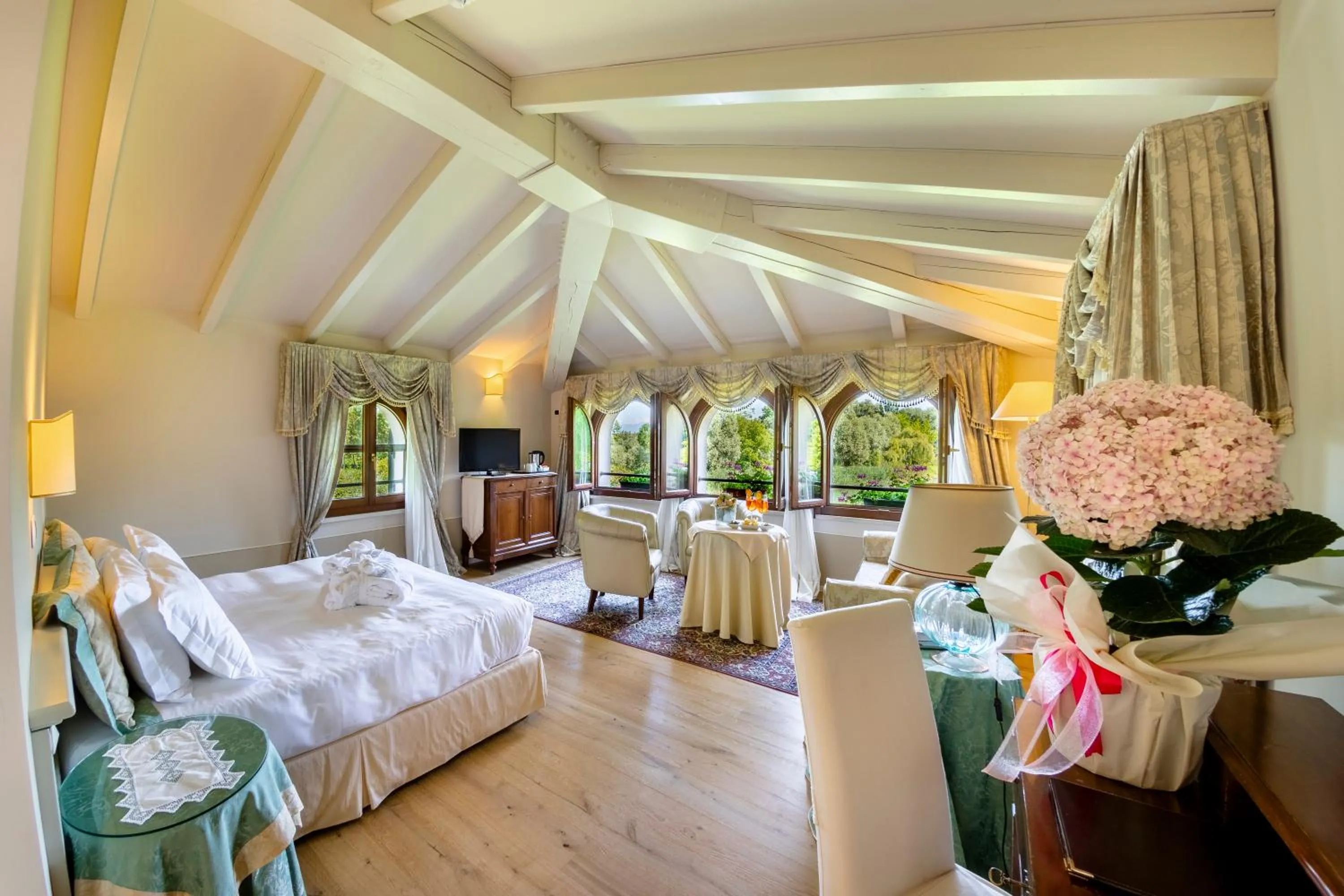 Living room, Bed in Borgo Cà dei Sospiri