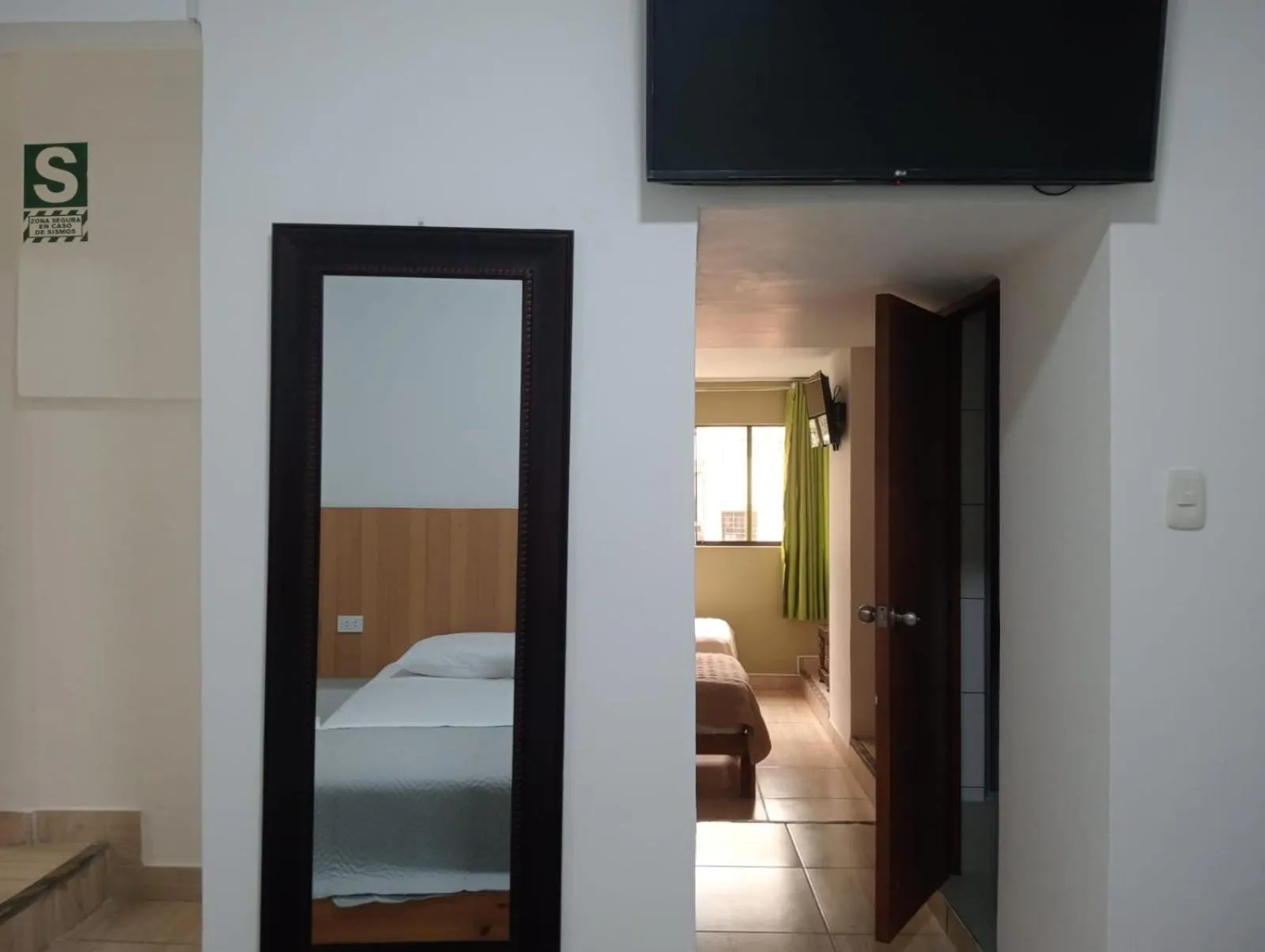 Landmark view, Bed in Green House