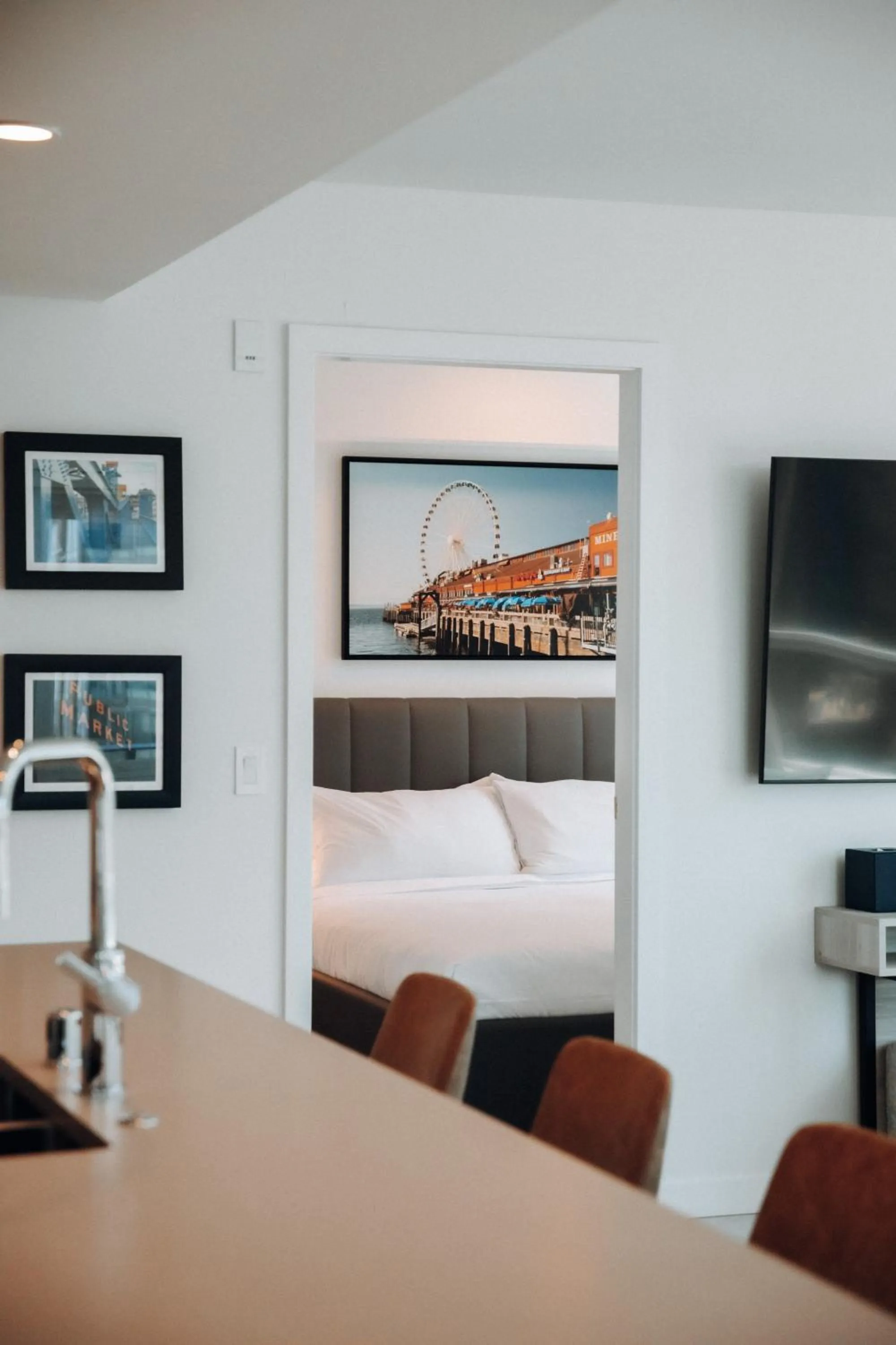 Bedroom, Bed in Level Seattle Downtown - South Lake Union