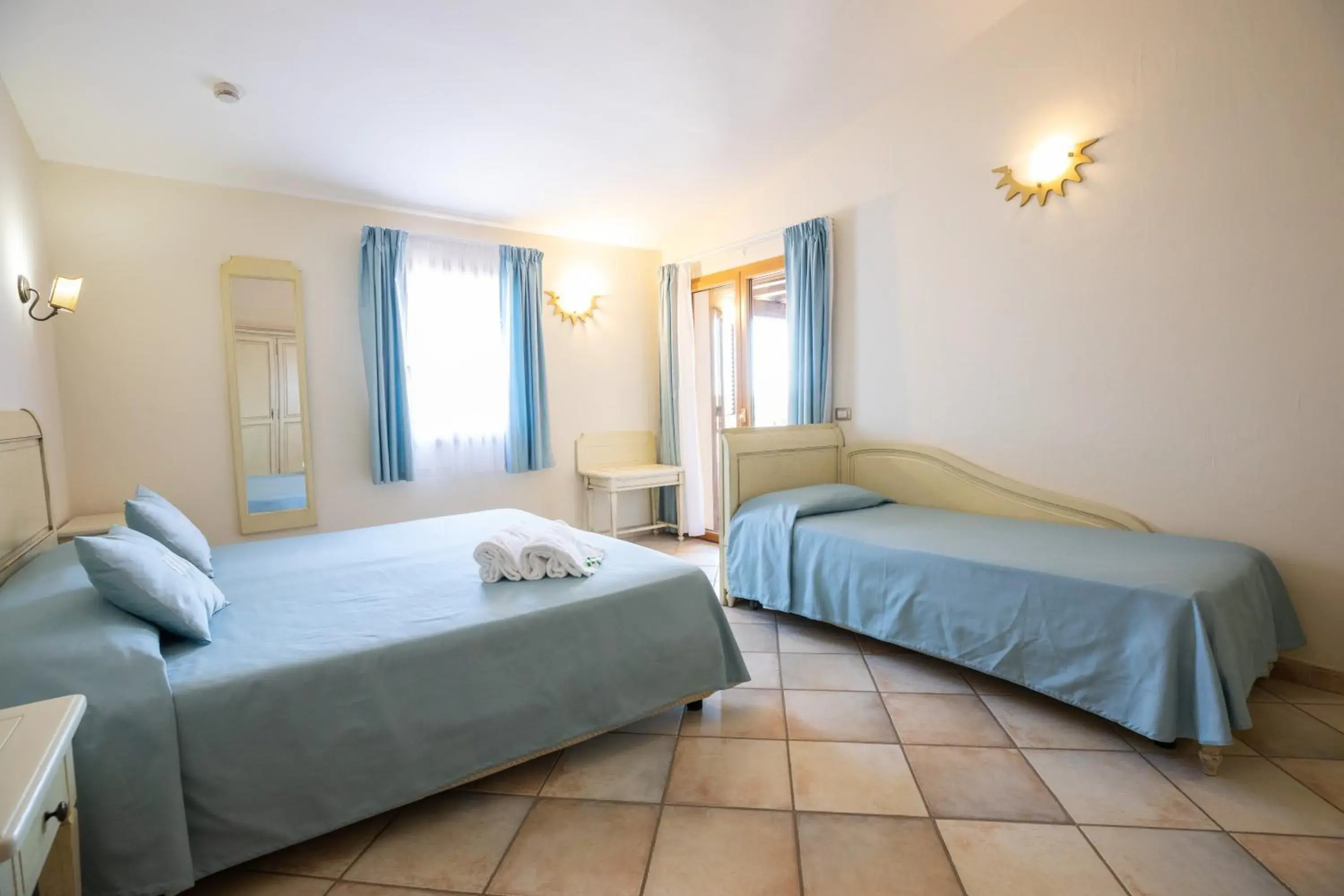 Triple Room in Hotel Daniel Triple Room in Hotel Daniel