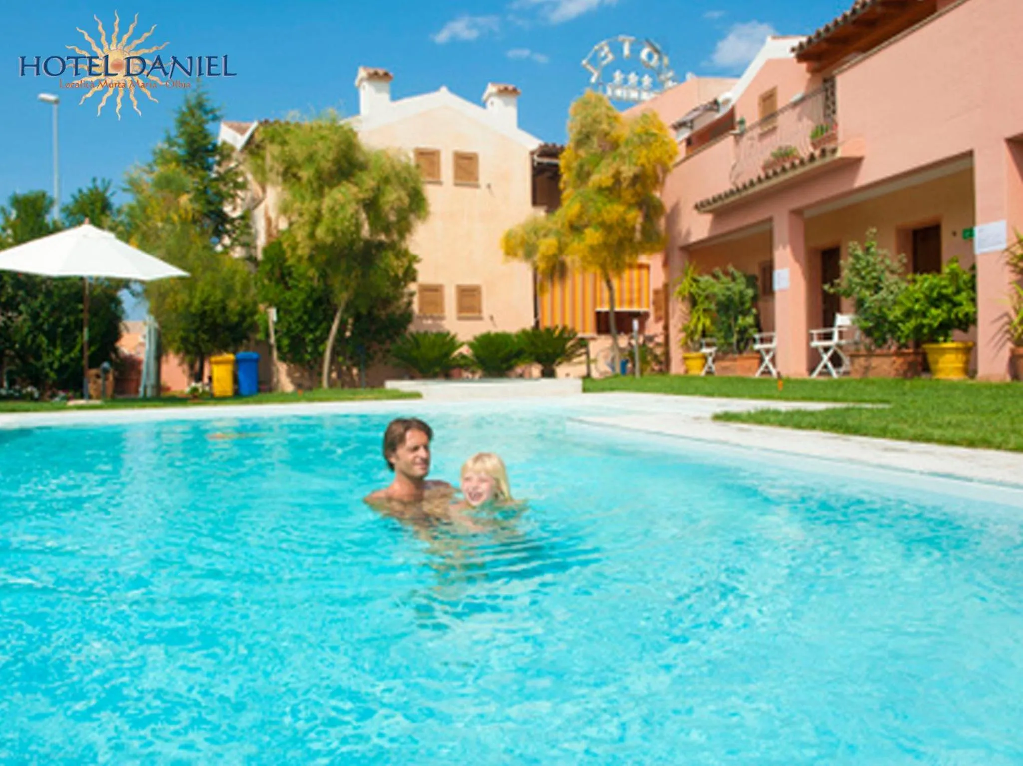 People in Hotel Daniel