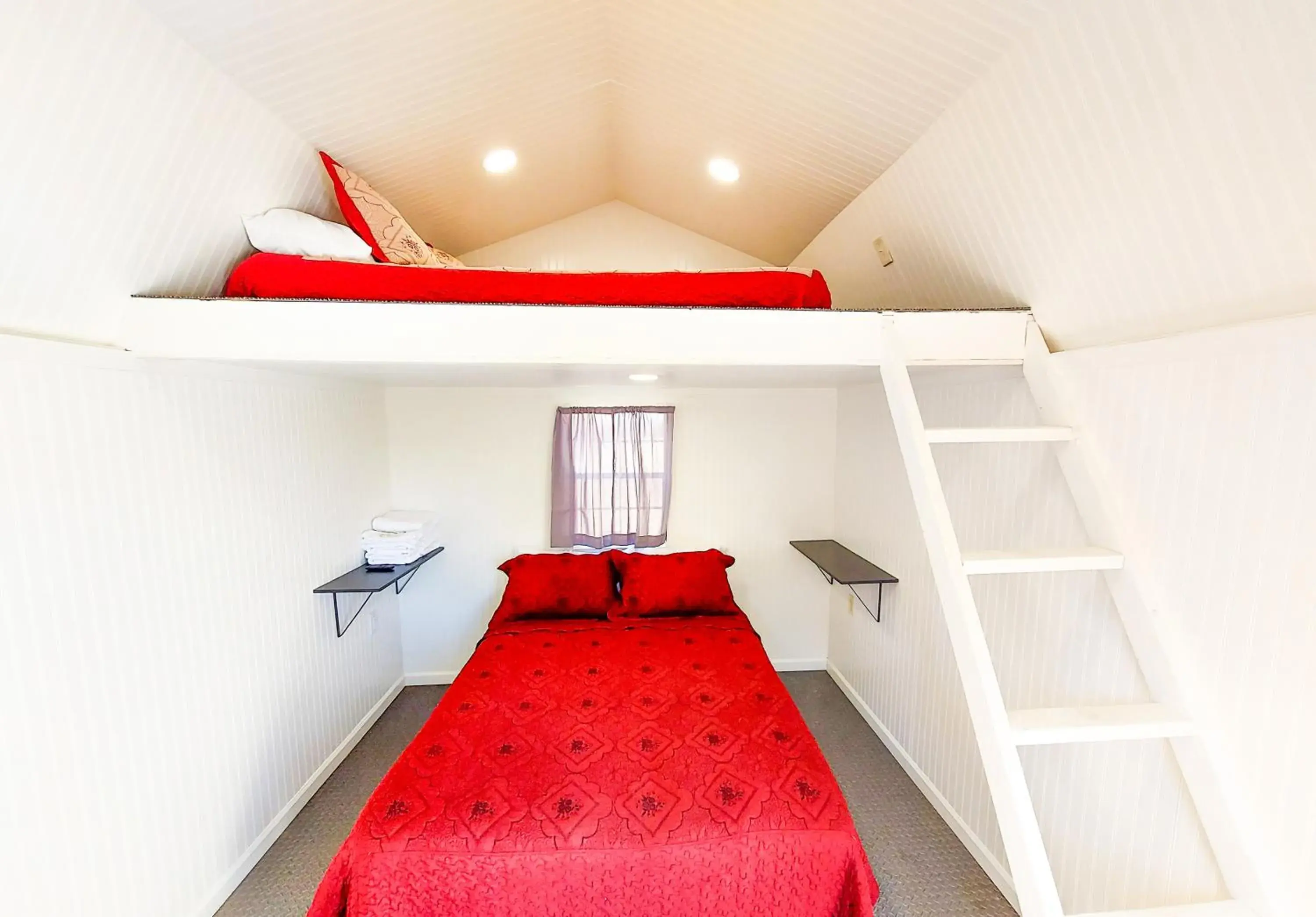 Studio with Mountain View in Genas's Sierra Inn & Restaurant Studio with Mountain View in Genas's Sierra Inn & Restaurant