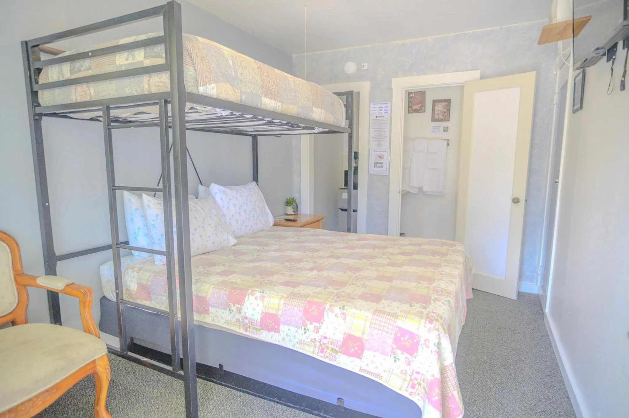 Double Room with Private Bathroom in Genas's Sierra Inn & Restaurant